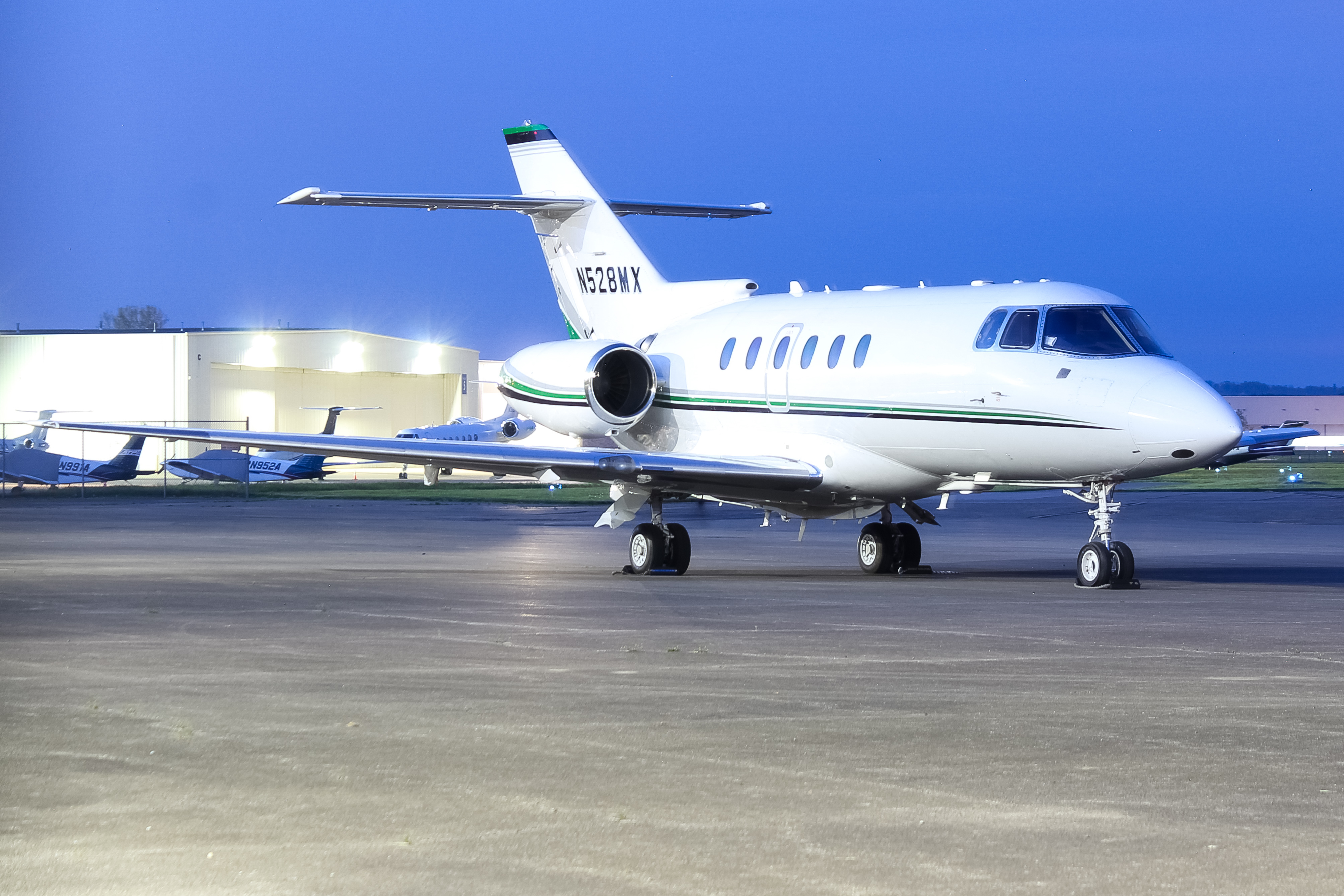 Full size: PRIVATE  Beechcraft Hawker 850XP N528MX at Cincinnati Municipal Airport/Lunken Field