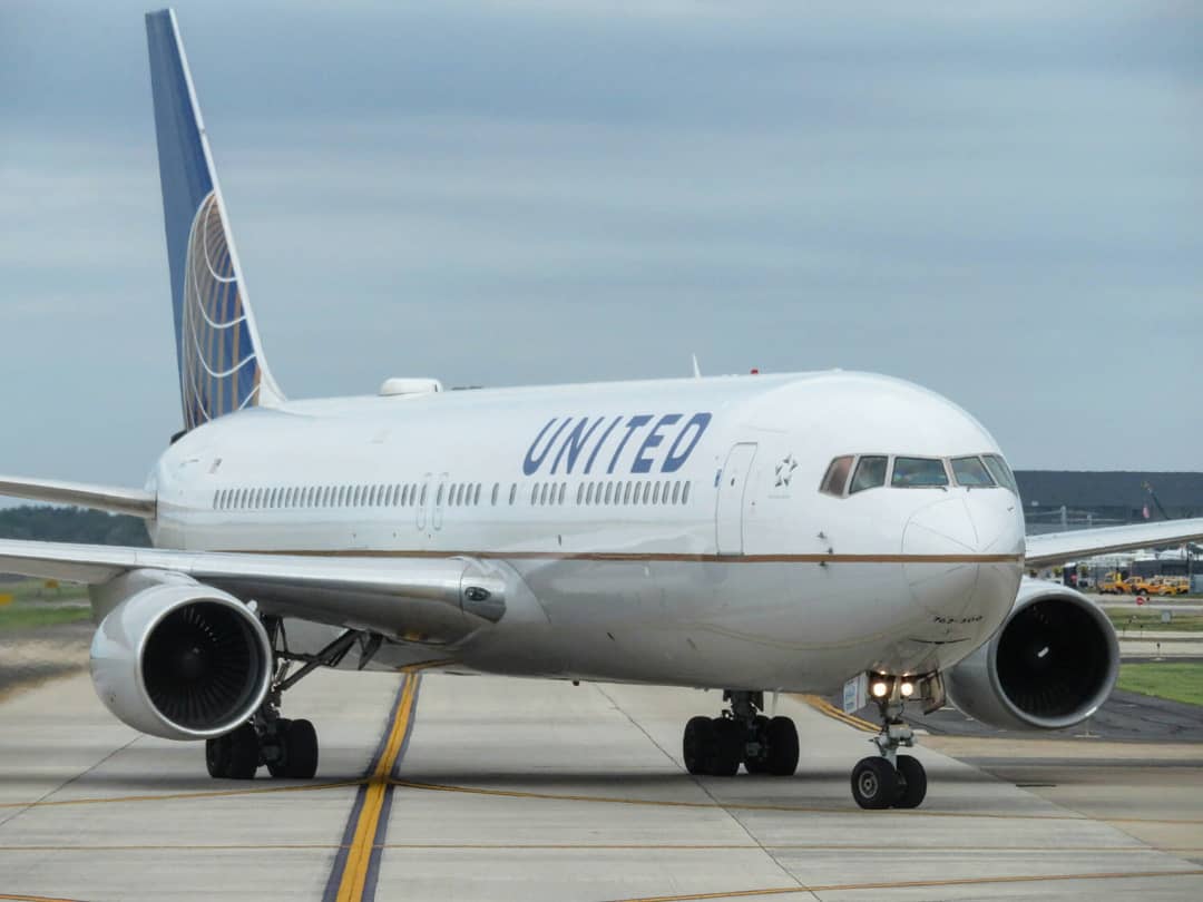 Full size: United Airlines Boeing 767-300 UNKNOWN at Washington Dulles International Airport
