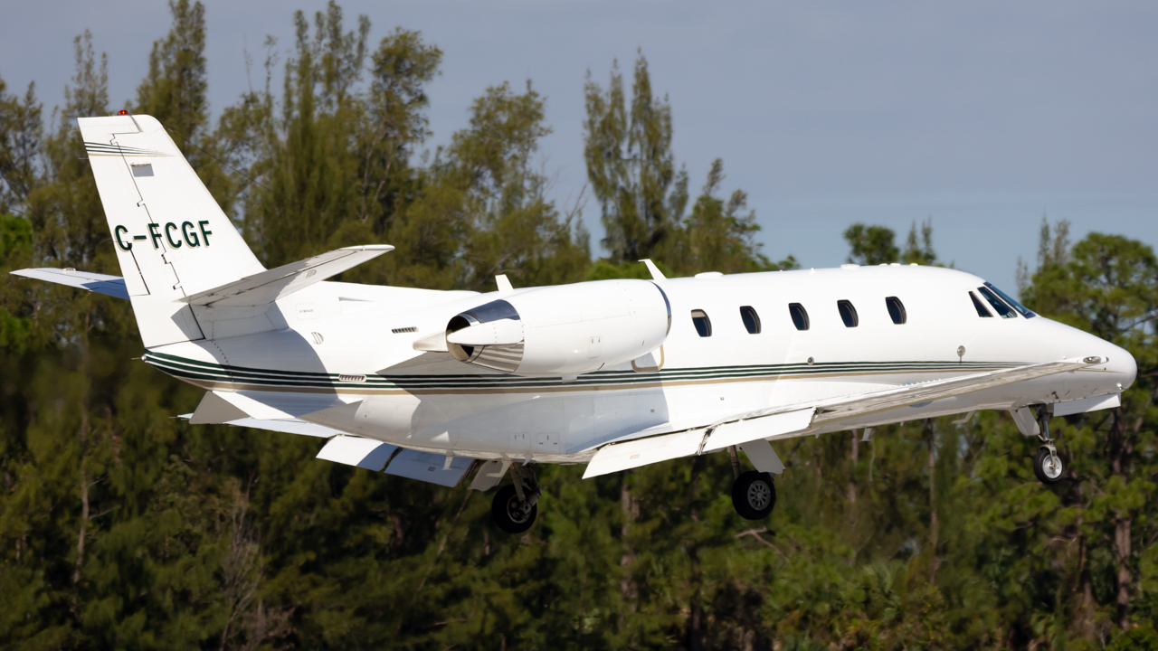 Full size: PRIVATE Cessna 560XL Citation Excel C_FCGF at Naples Municipal Airport