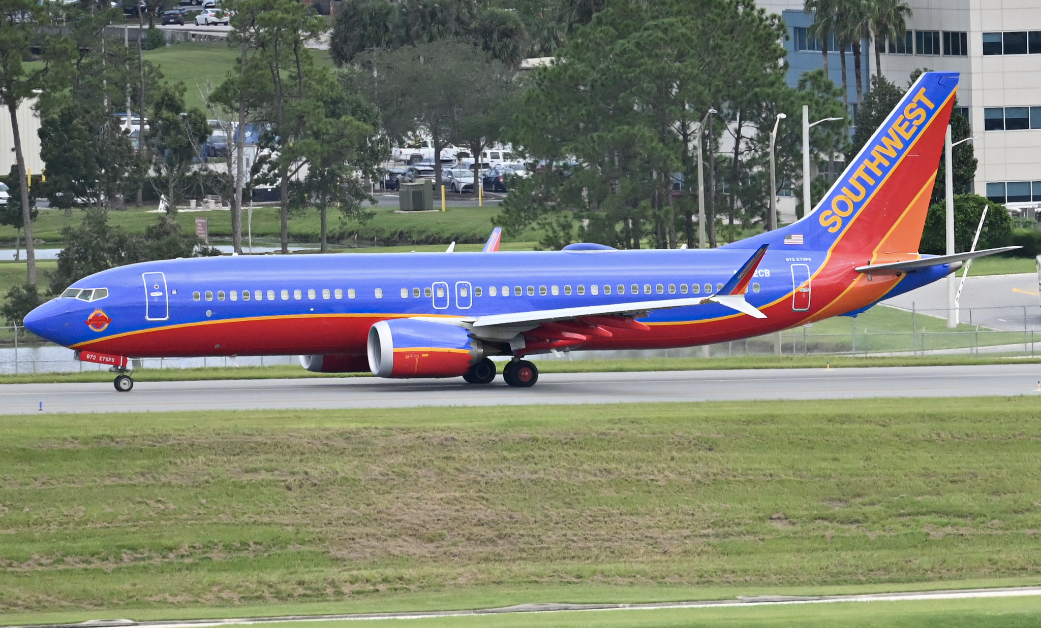 Full size: Southwest Airlines Boeing 737 MAX 8 N782CB at Orlando International Airport