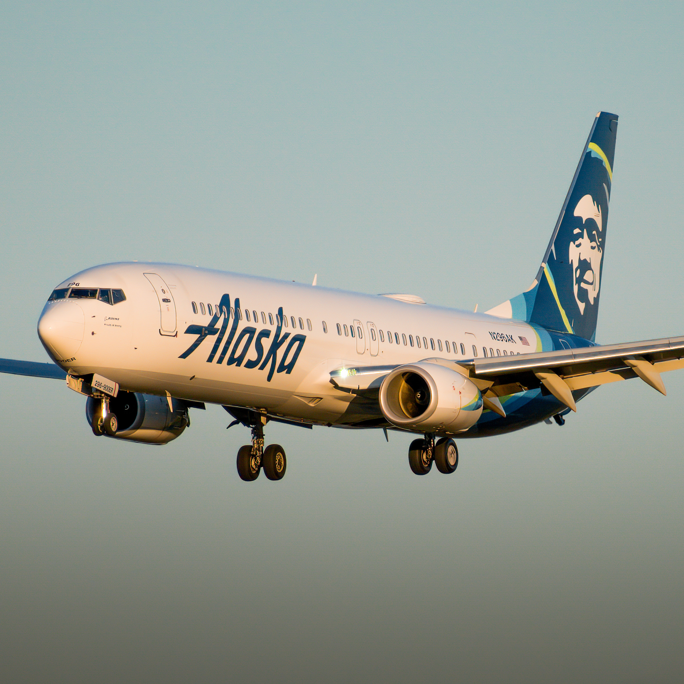 Full size: Alaska Airlines Boeing 737-990ER N296AK at Palm Springs International Airport
