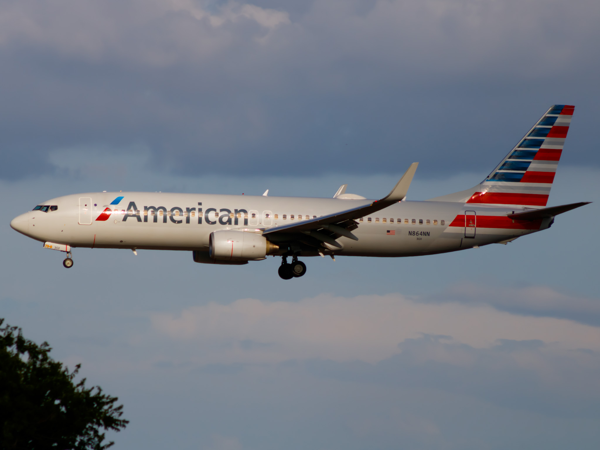 Full size: American Airlines Boeing 737-800 N864NN at Austin-Bergstrom International Airport