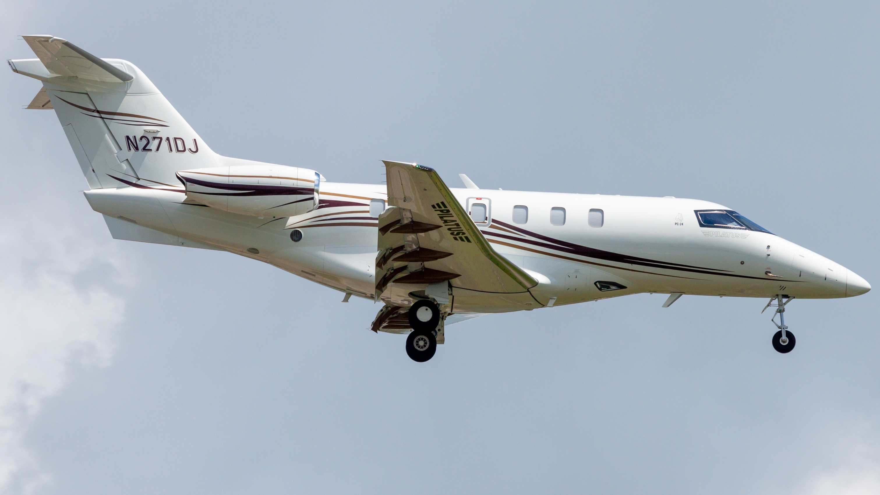 Full size: PRIVATE Pilatus PC-24 N271DJ at William P Hobby Airport