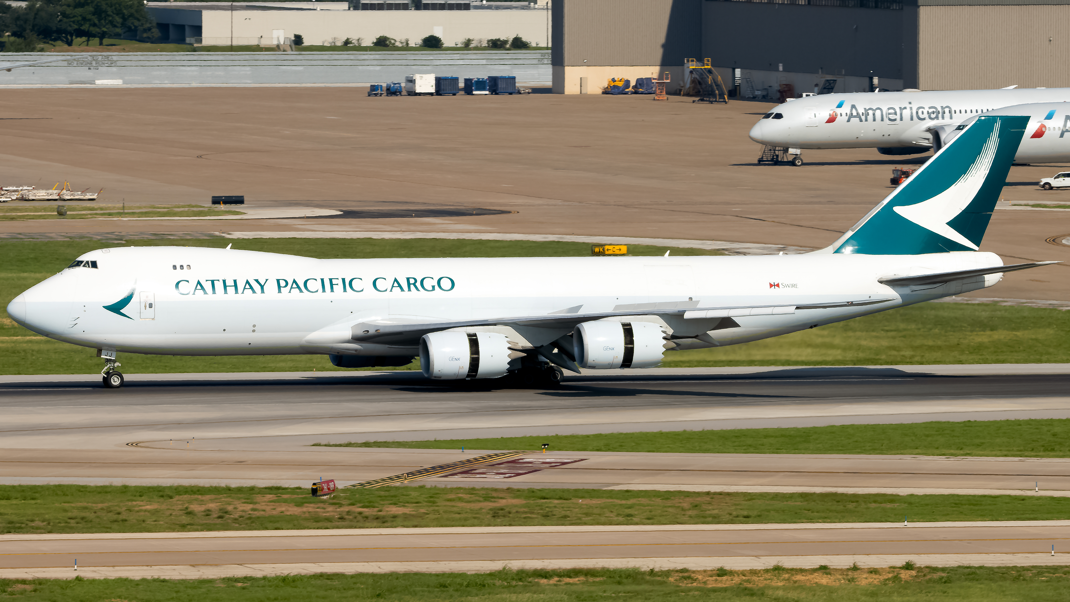Full size: Cathay Pacific Cargo Boeing 747-8F B-LJJ at Dallas-Fort Worth International Airport