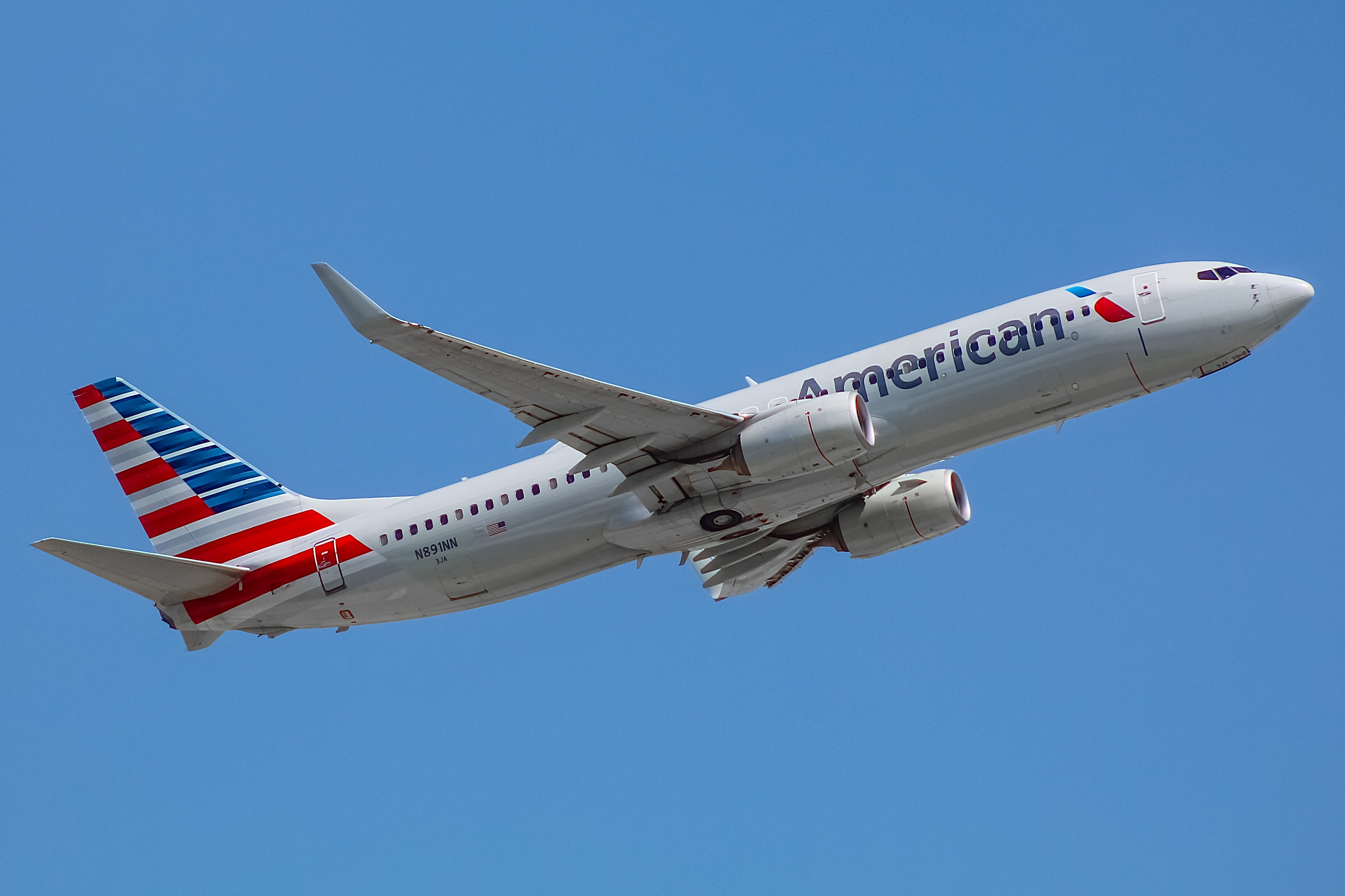 Full size: American Airlines Boeing 737-800 N891NN at Chicago O'Hare International Airport