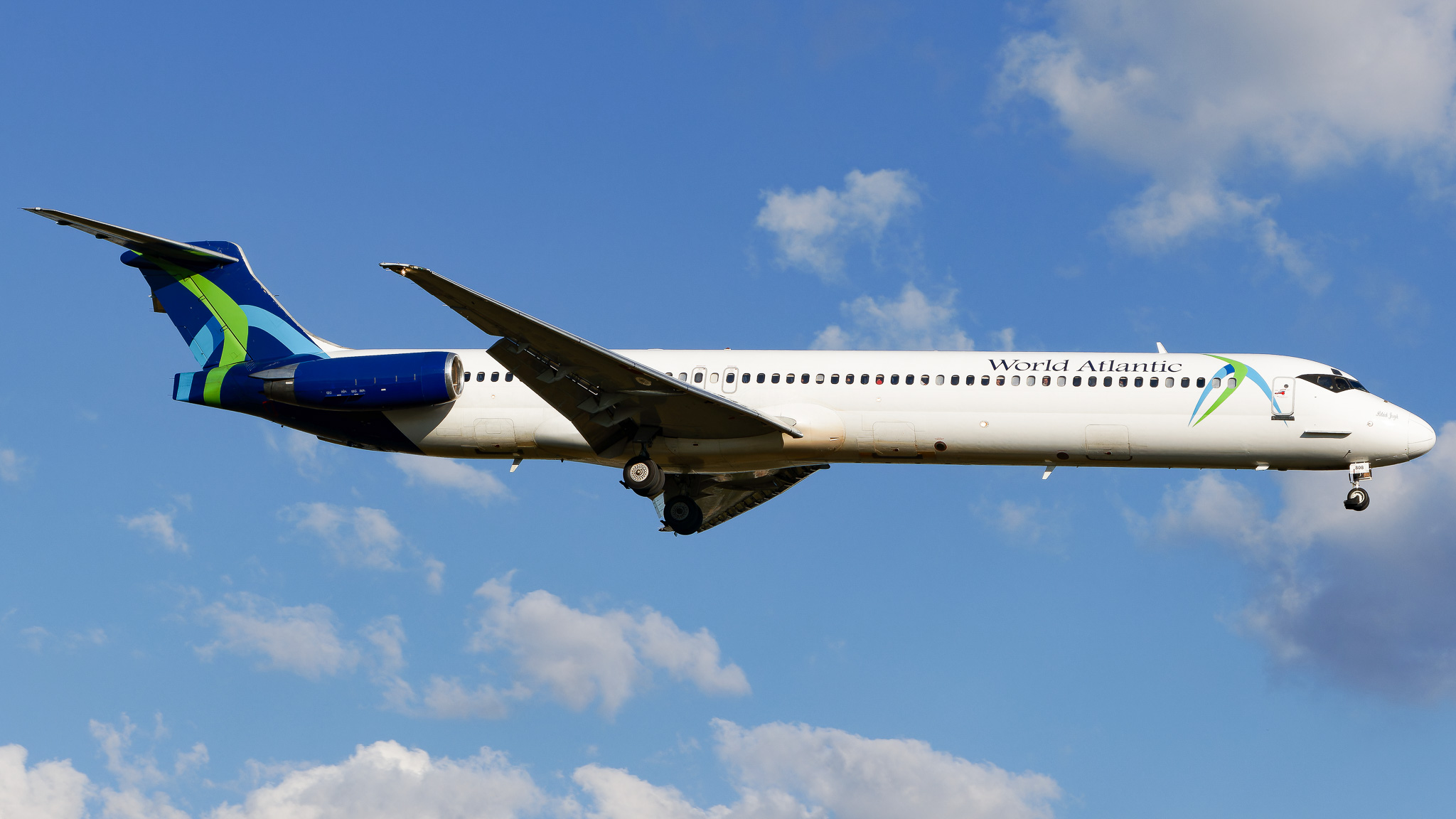 Full size: World Atlantic Airlines McDonnell Douglas MD-83 N808WA at Tampa International Airport