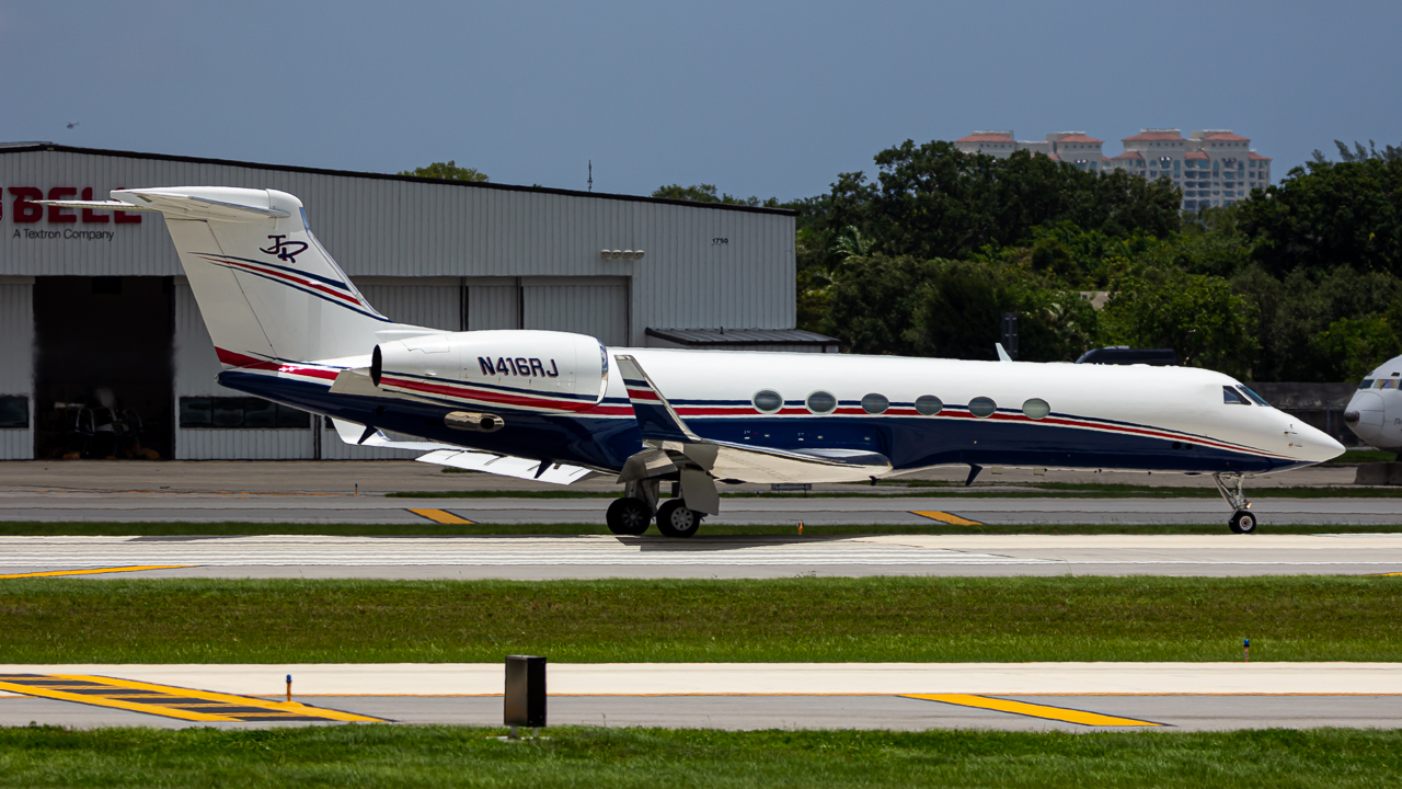 Full size: PRIVATE Gulfstream V N416RJ at Fort Lauderdale/Hollywood International Airport