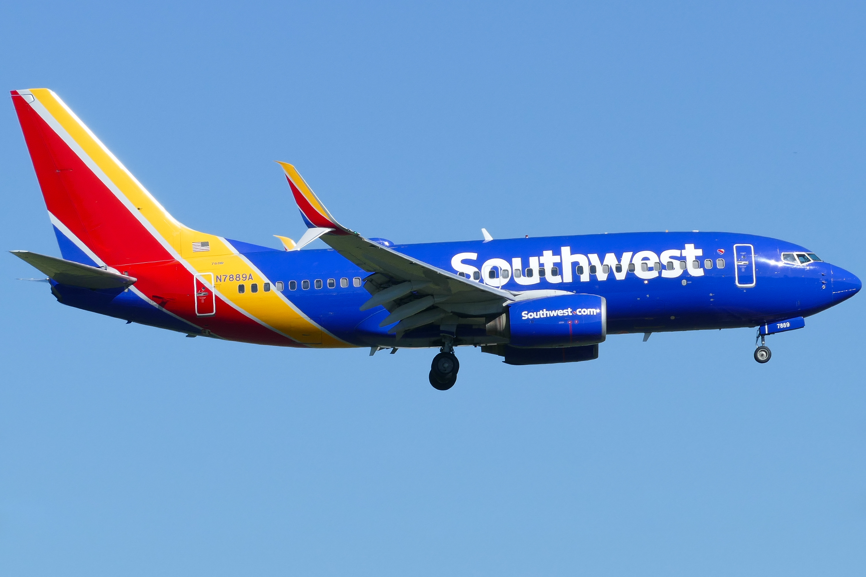 Full size: Southwest Airlines Boeing 737-700 N7889A at Austin-Bergstrom International Airport
