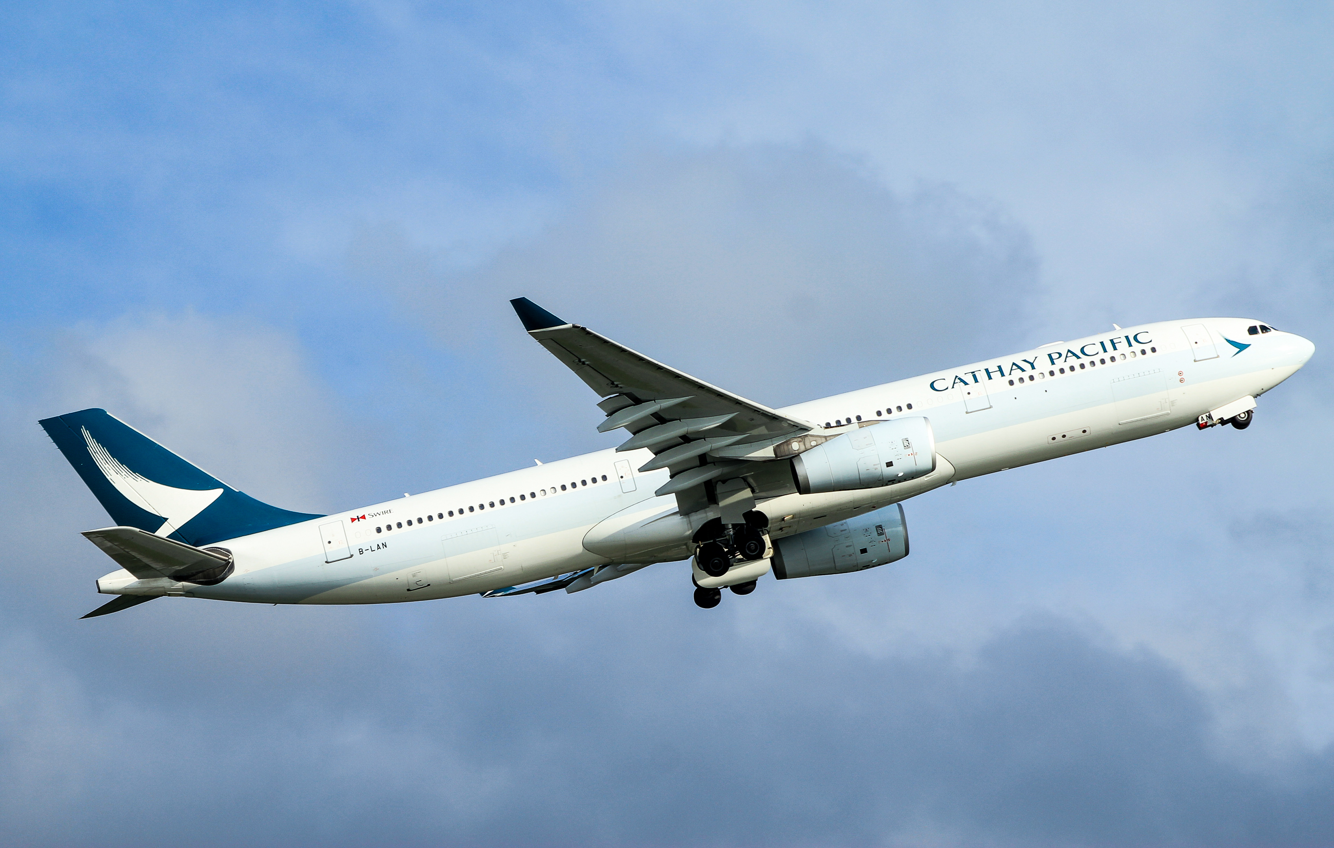 Full size: Cathay Pacific Airbus A330-300 B-LAN at Hong Kong International Airport