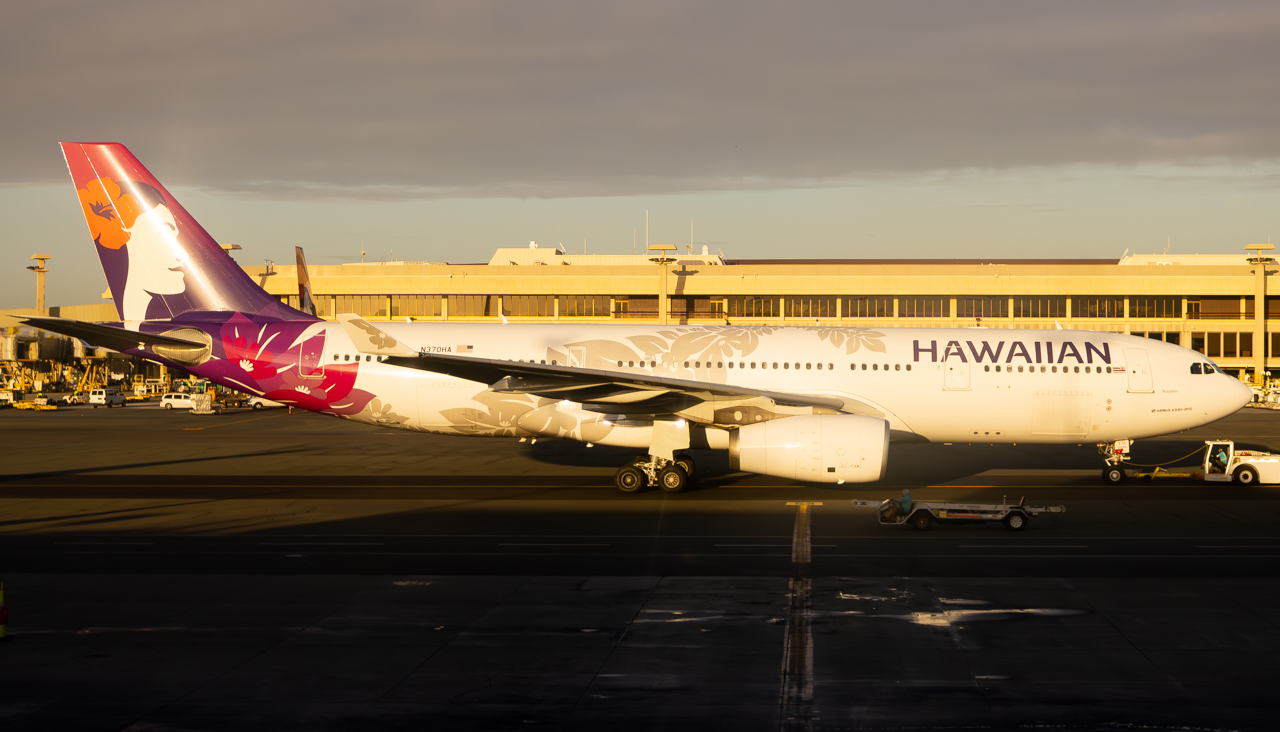 Full size: Hawaiian Airlines Airbus A330-200 N370HA at Daniel K Inouye International Airport
