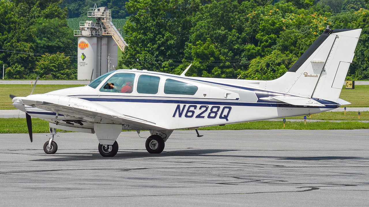 Full size: PRIVATE Beechcraft B55 Baron N628Q at Carroll County Regional Airport/Jack B Poage Field