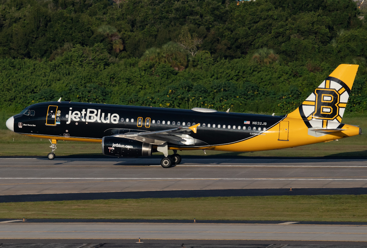 Full size: JetBlue Airways Airbus A320 N632JB at Tampa International Airport