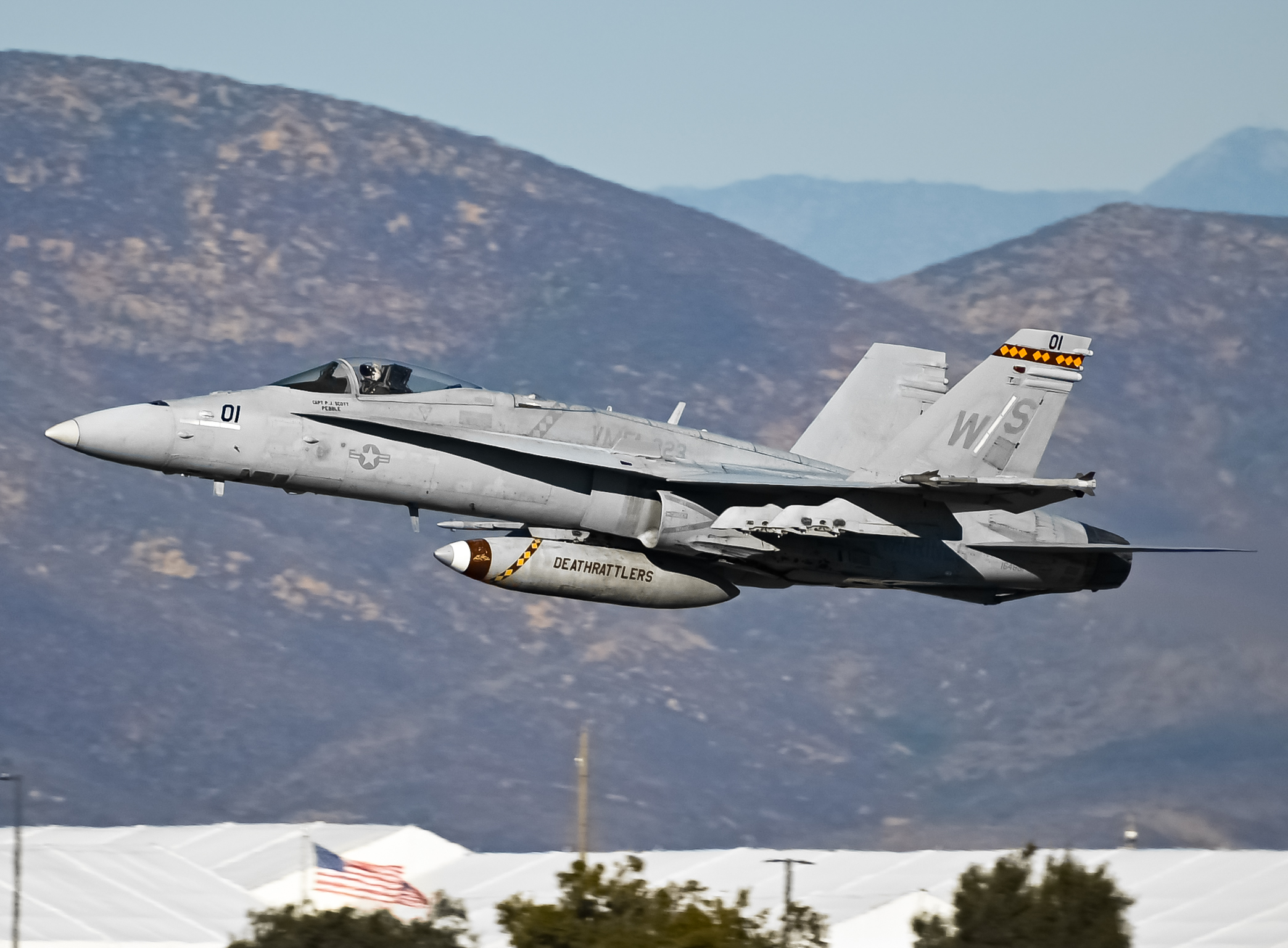 Full size: USMC - United States Marine Corp McDonnel Douglas F/A-18 Hornet 164881 at Brown Field Municipal Airport
