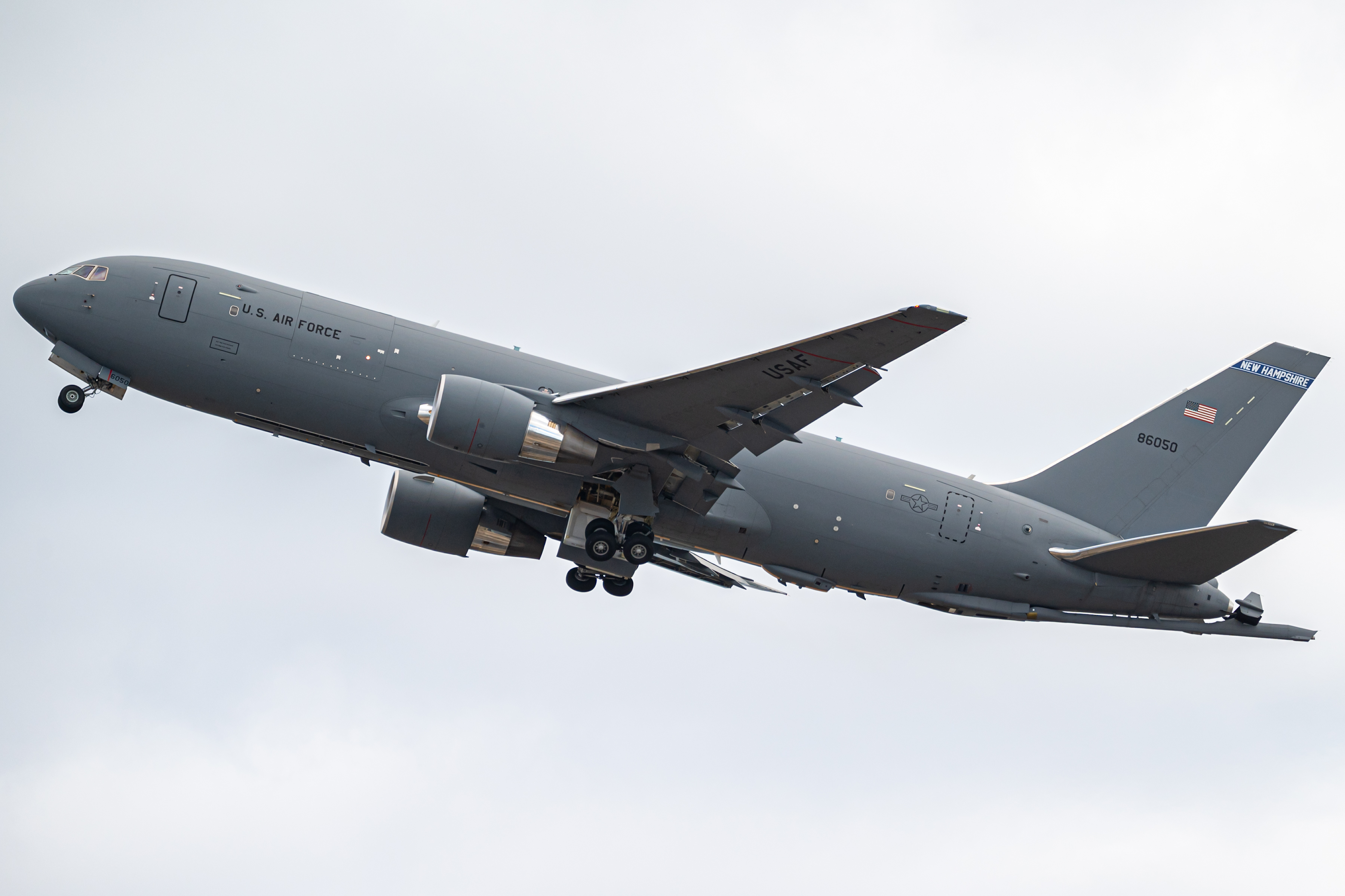 Full size: USAF - United States Air Force Boeing KC-46A Pegasus 18-46050 at Daniel K Inouye International Airport