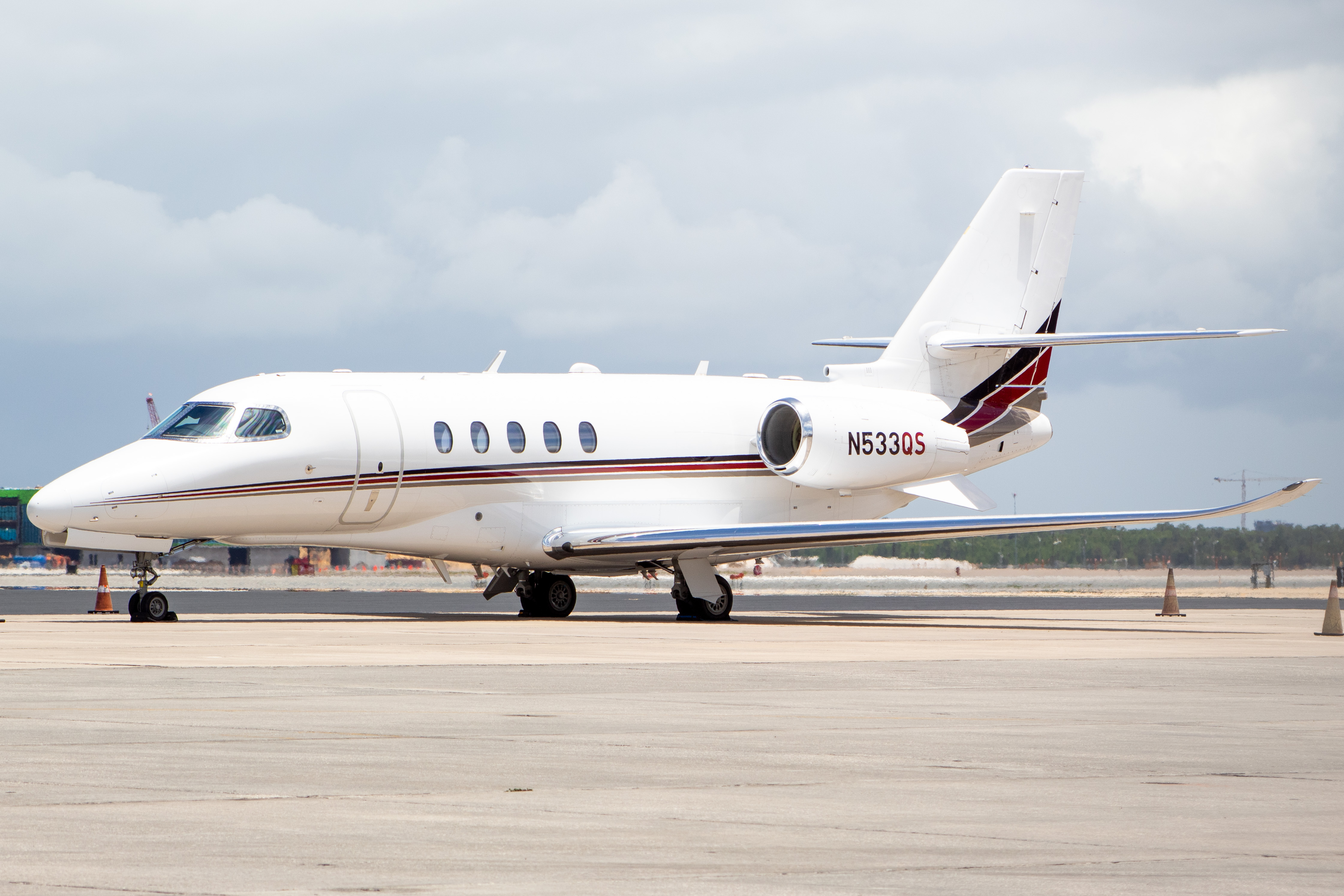Full size: NetJets Cessna 680A Citation Latitude N533QS at Orlando International Airport
