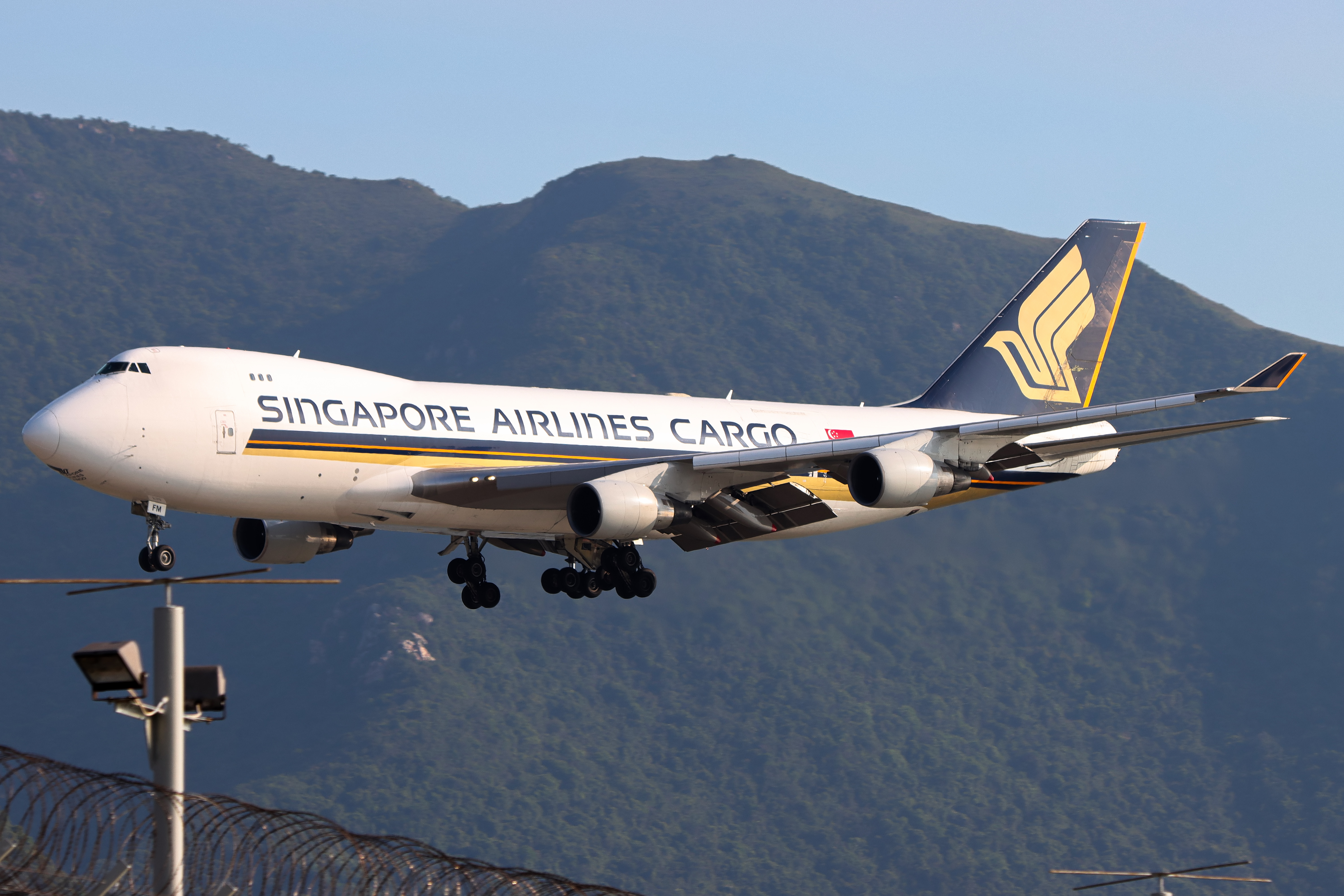 Full size: Singapore Airlines Cargo Boeing 747-400F 9V-SFM at Hong Kong International Airport