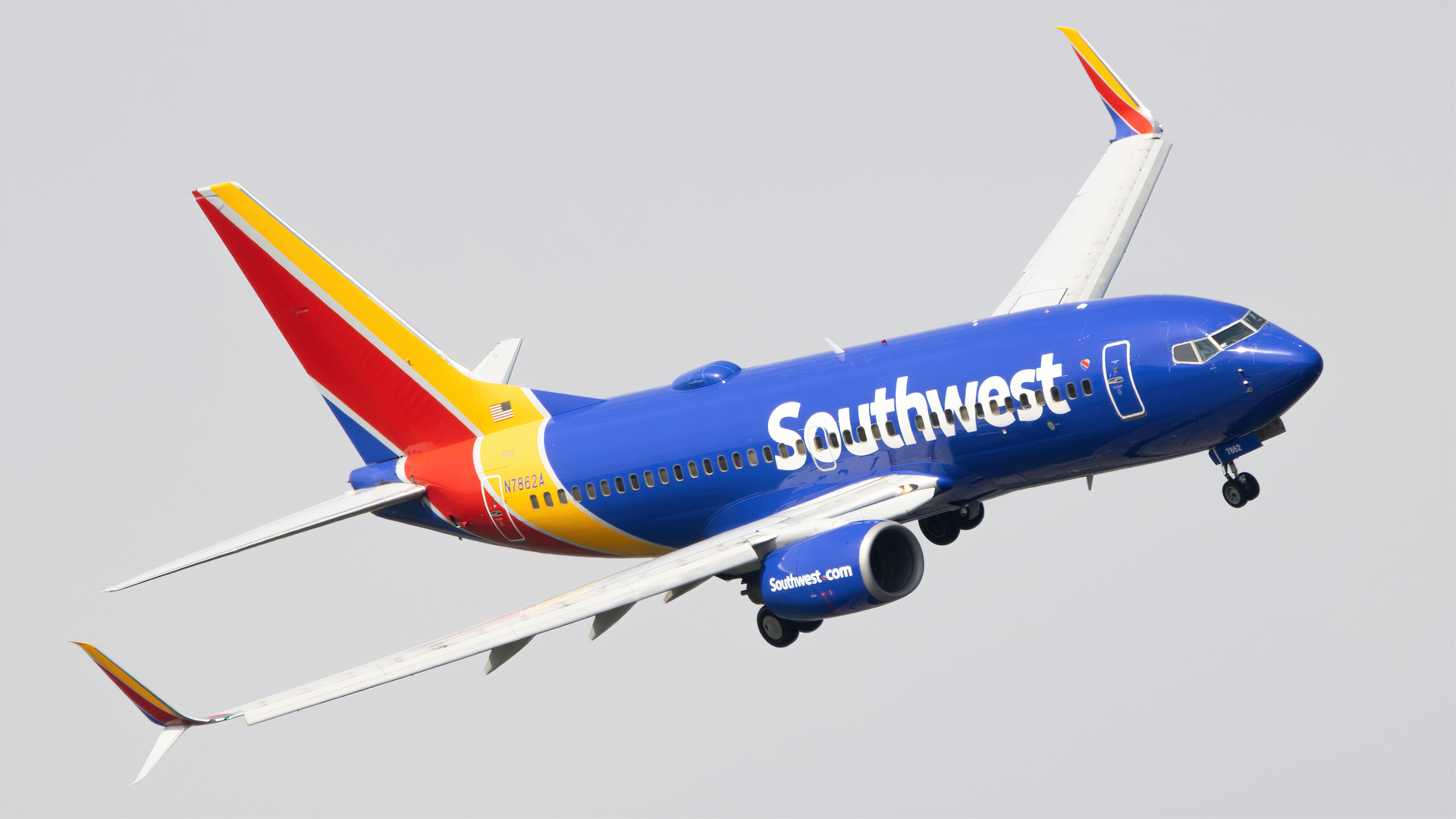 Full size: Southwest Airlines Boeing 737-700 N7862A at Ronald Reagan National Airport