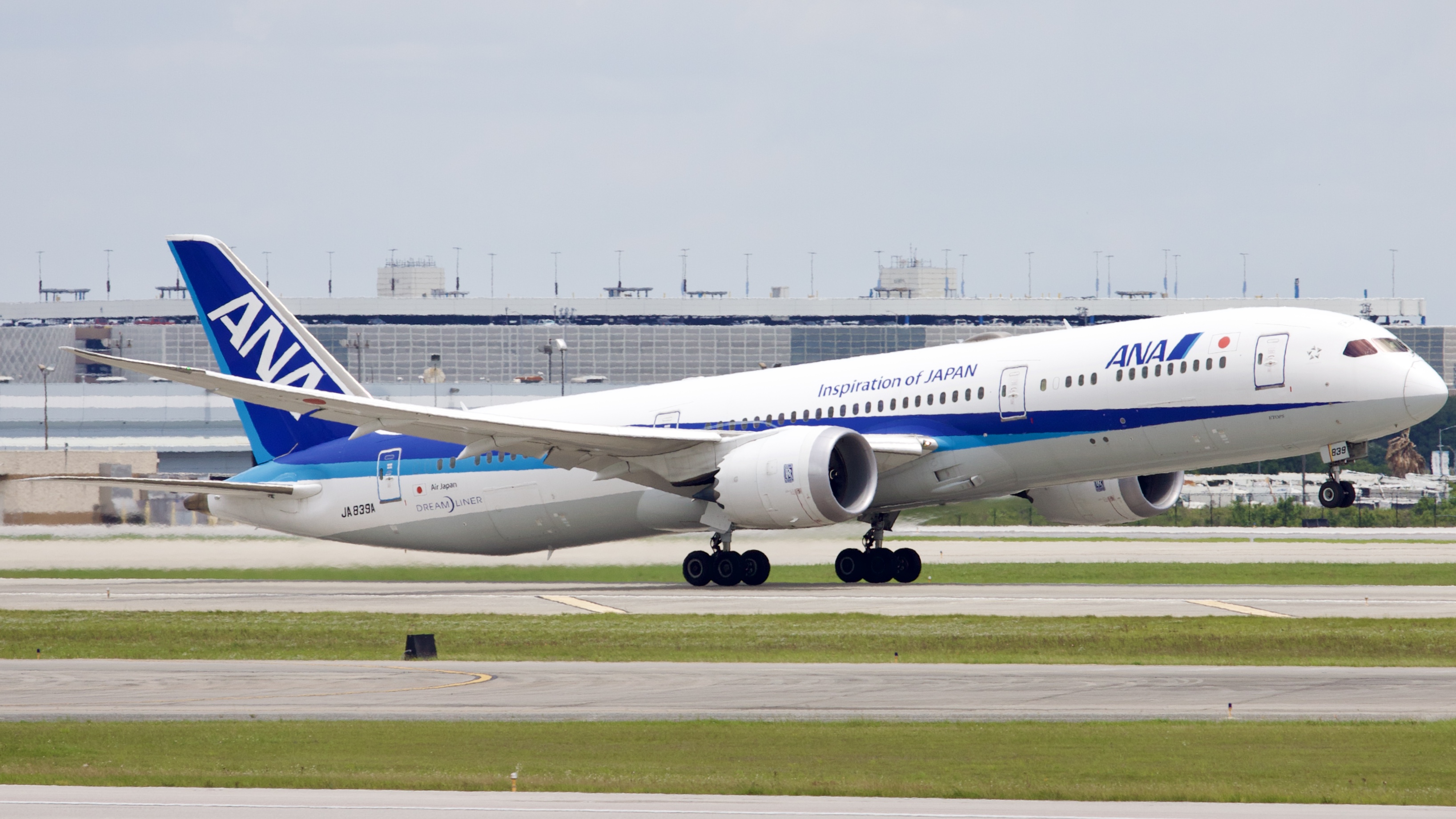 Full size: All Nippon Airways Boeing 787-9 JA839A at Houston-George Bush Intercontinental Airport
