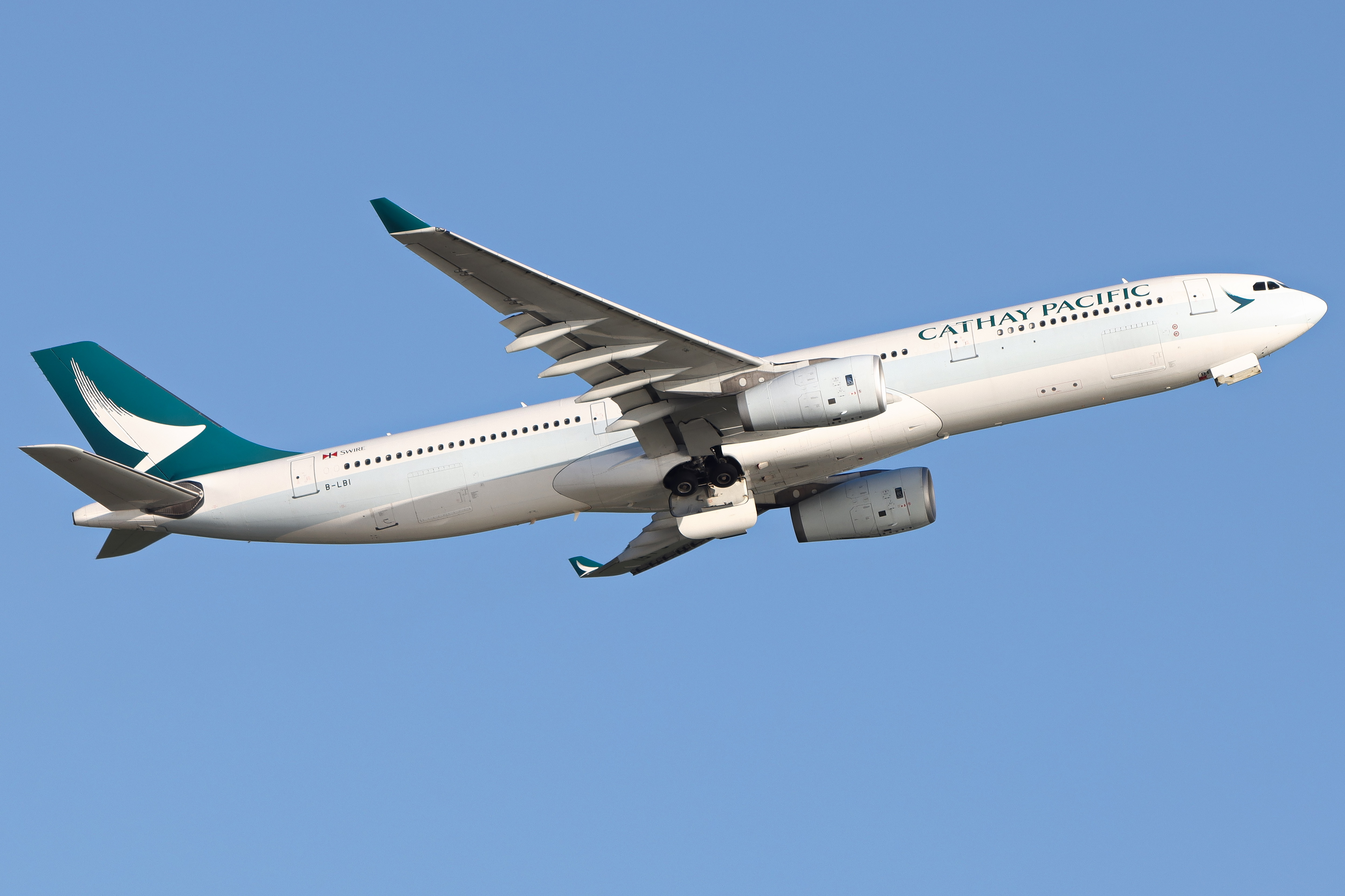 Full size: Cathay Pacific Airbus A330-300 B-LBI at Hong Kong International Airport