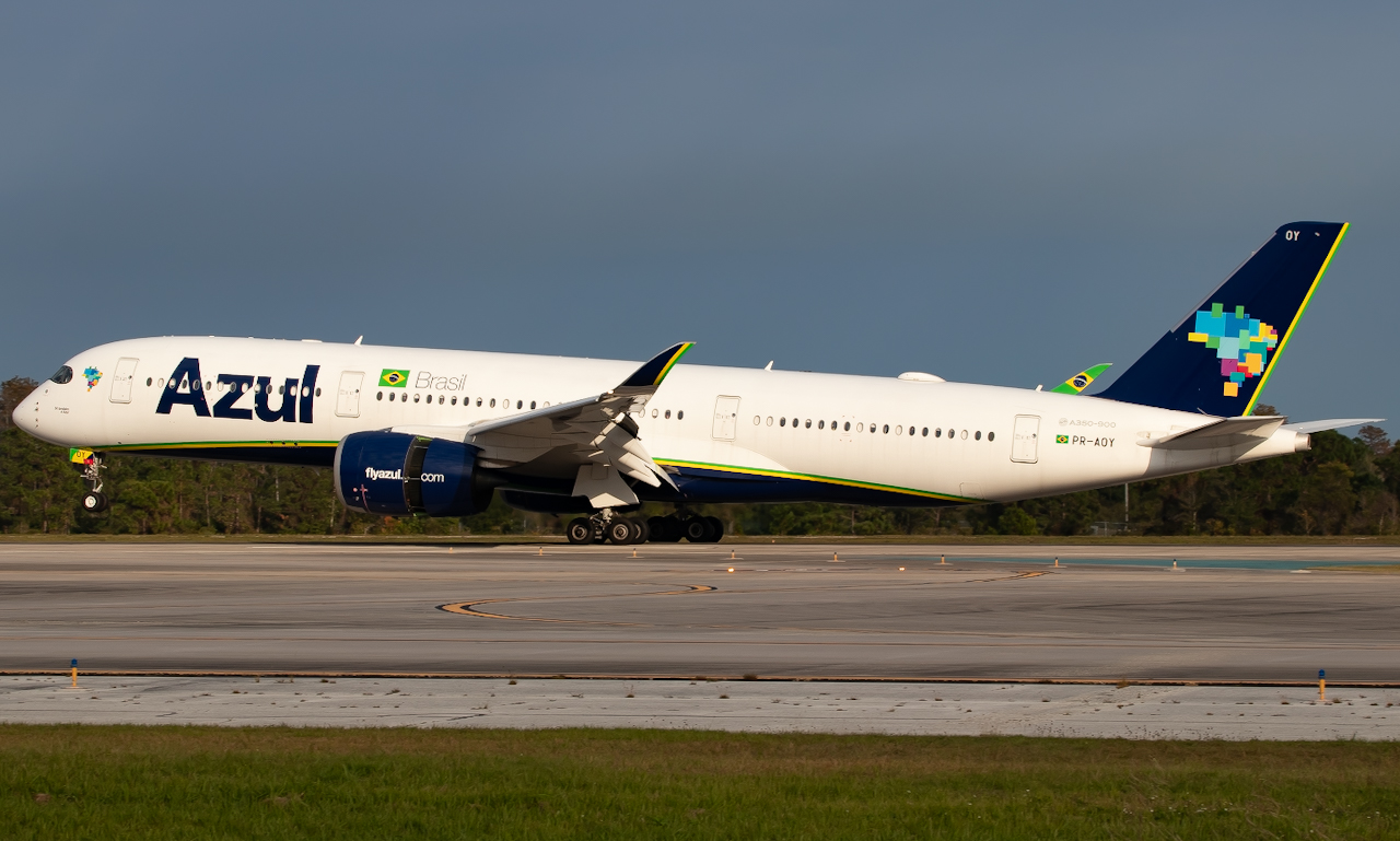 Full size: Azul  Airbus A350-900 PR-AOY at Orlando International Airport
