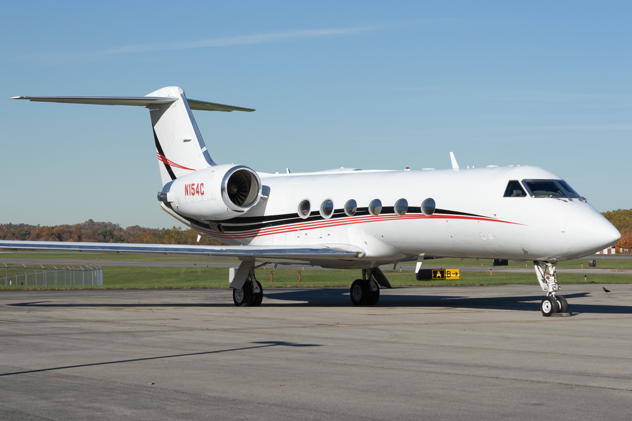 Full size: PRIVATE  Gulfstream IV N154C at Morgantown Municipal Airport
