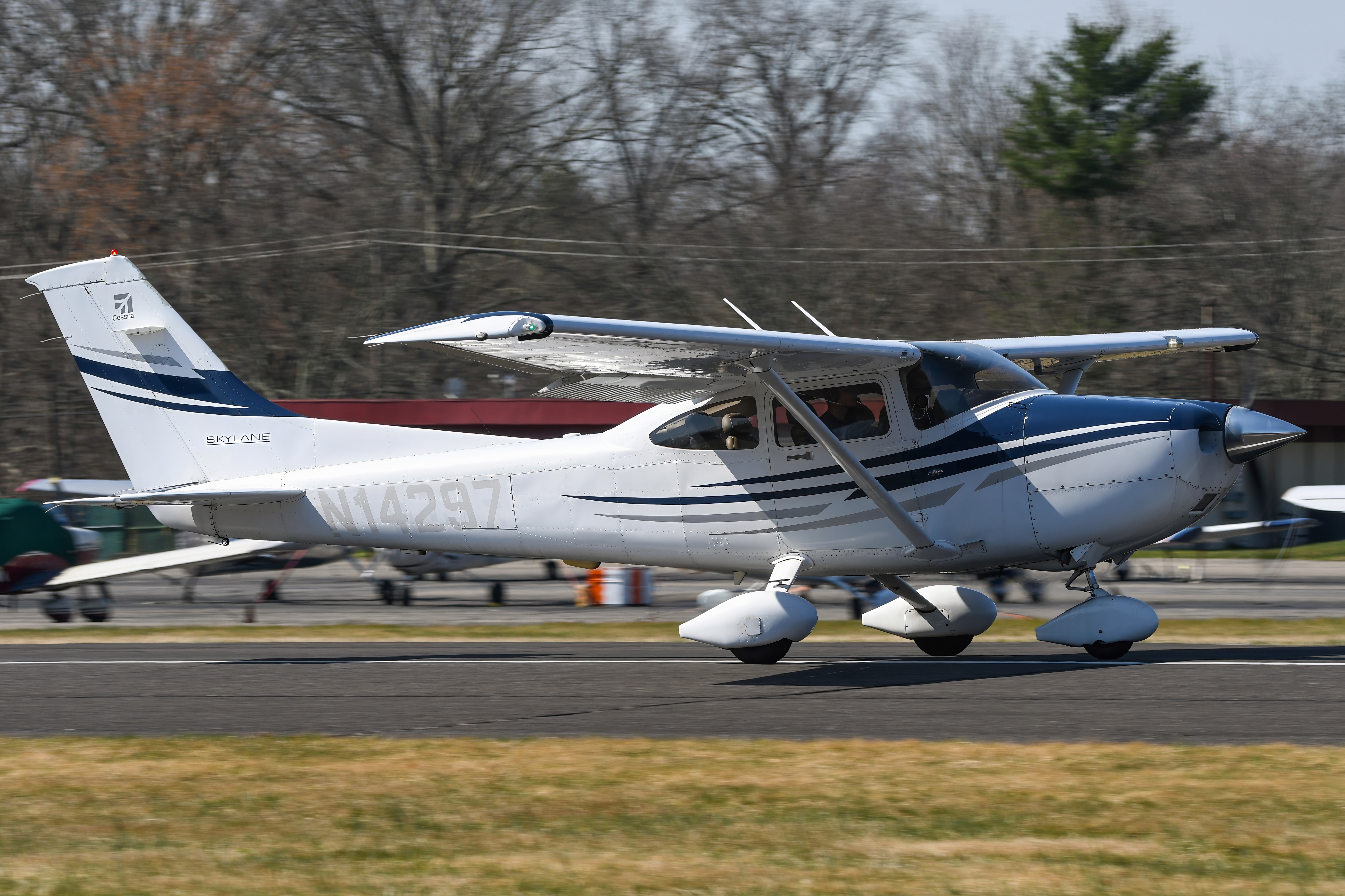Full size: PRIVATE Cessna 182 Skylane N14297 at Flying W Airport