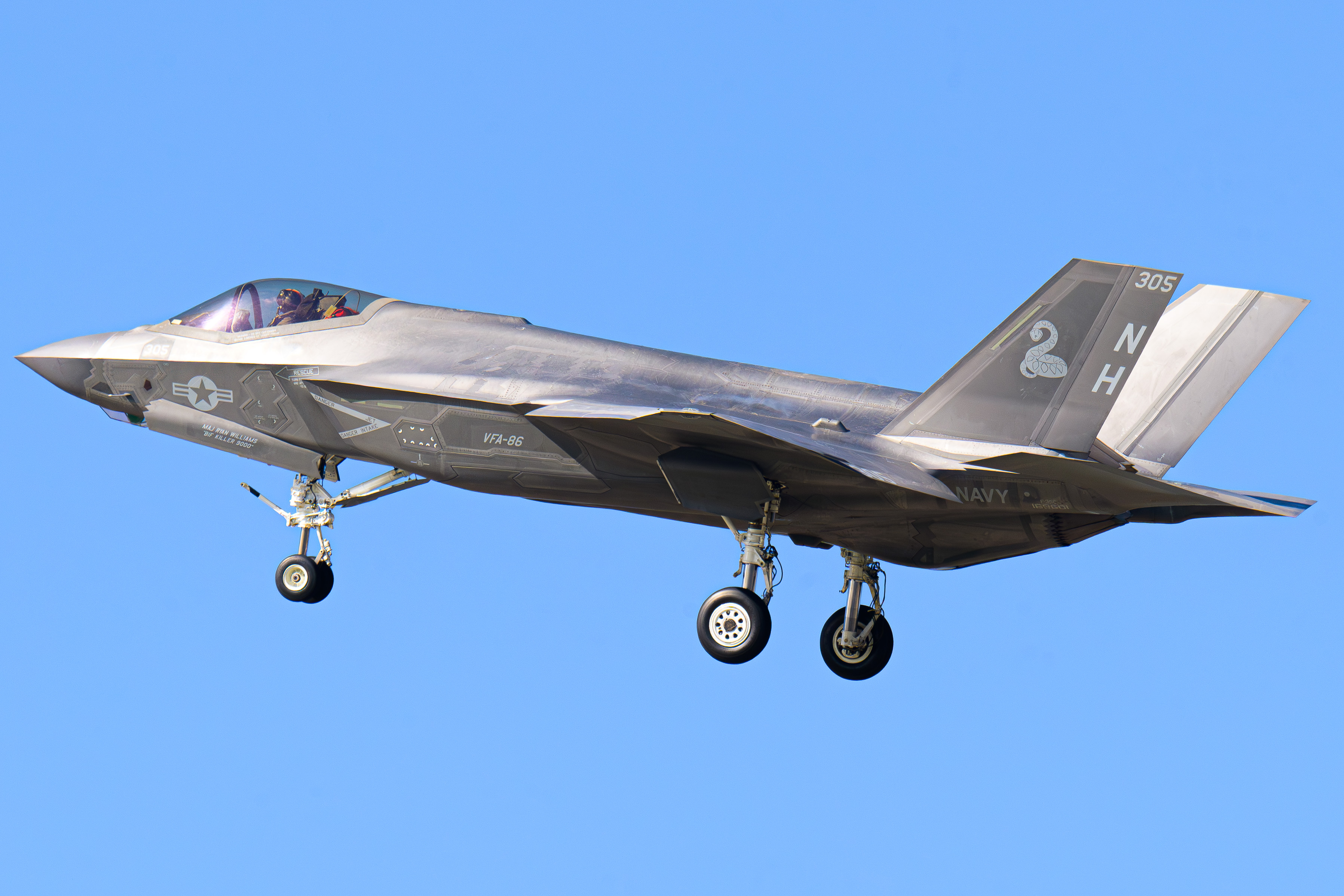 Full size: USN - United States Navy Lockheed Martin F-35 Lightning  169601 at North Island NAS