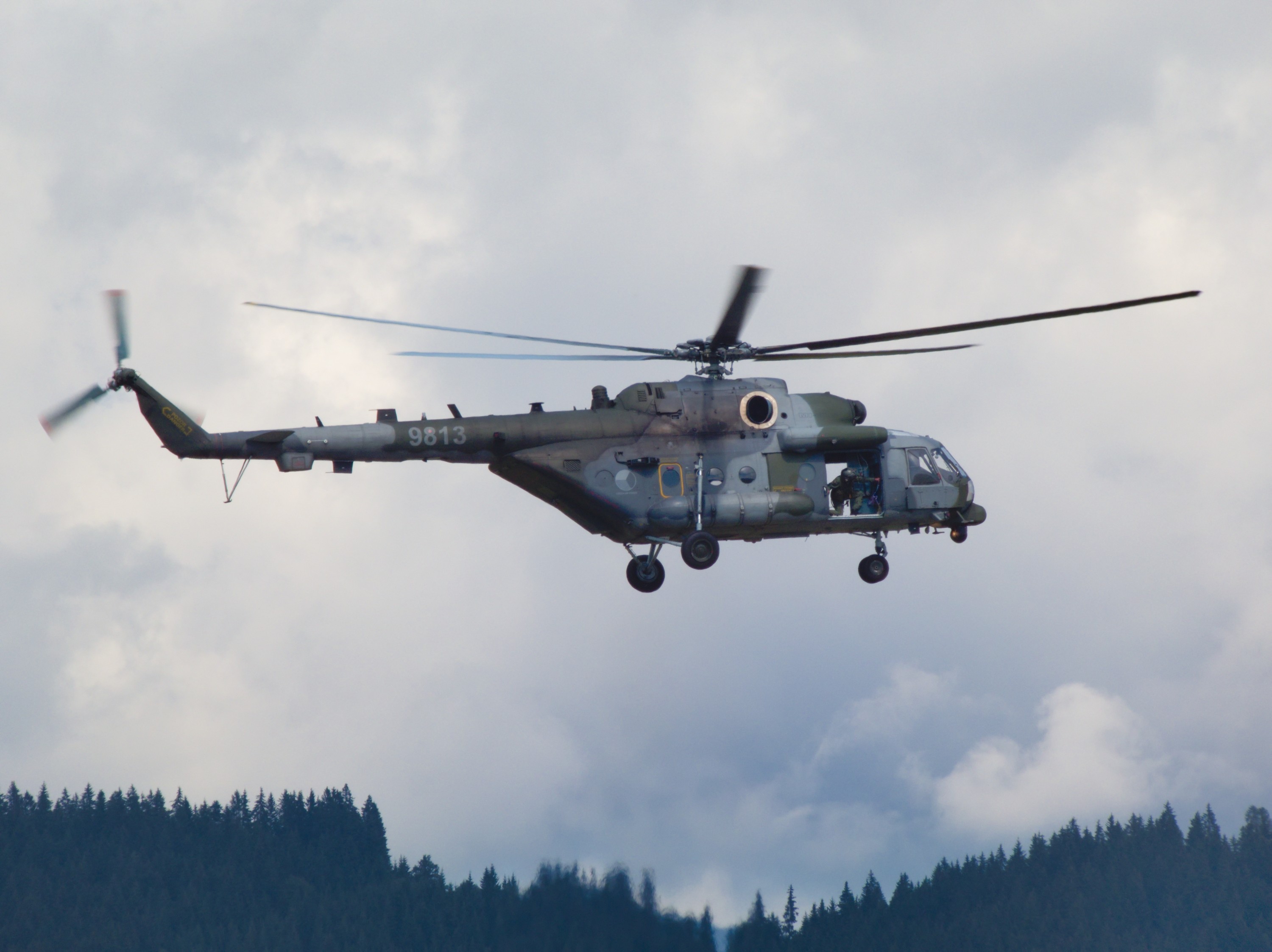 Full size: Czech Air Force Mil Mi-171Sh 9813 at 