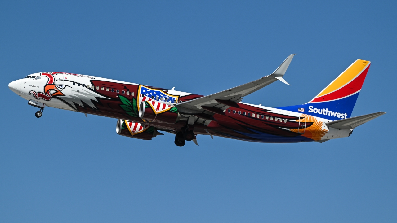 Full size: Southwest Airlines Boeing 737-800 N8619F at Reno/Tahoe International Airport