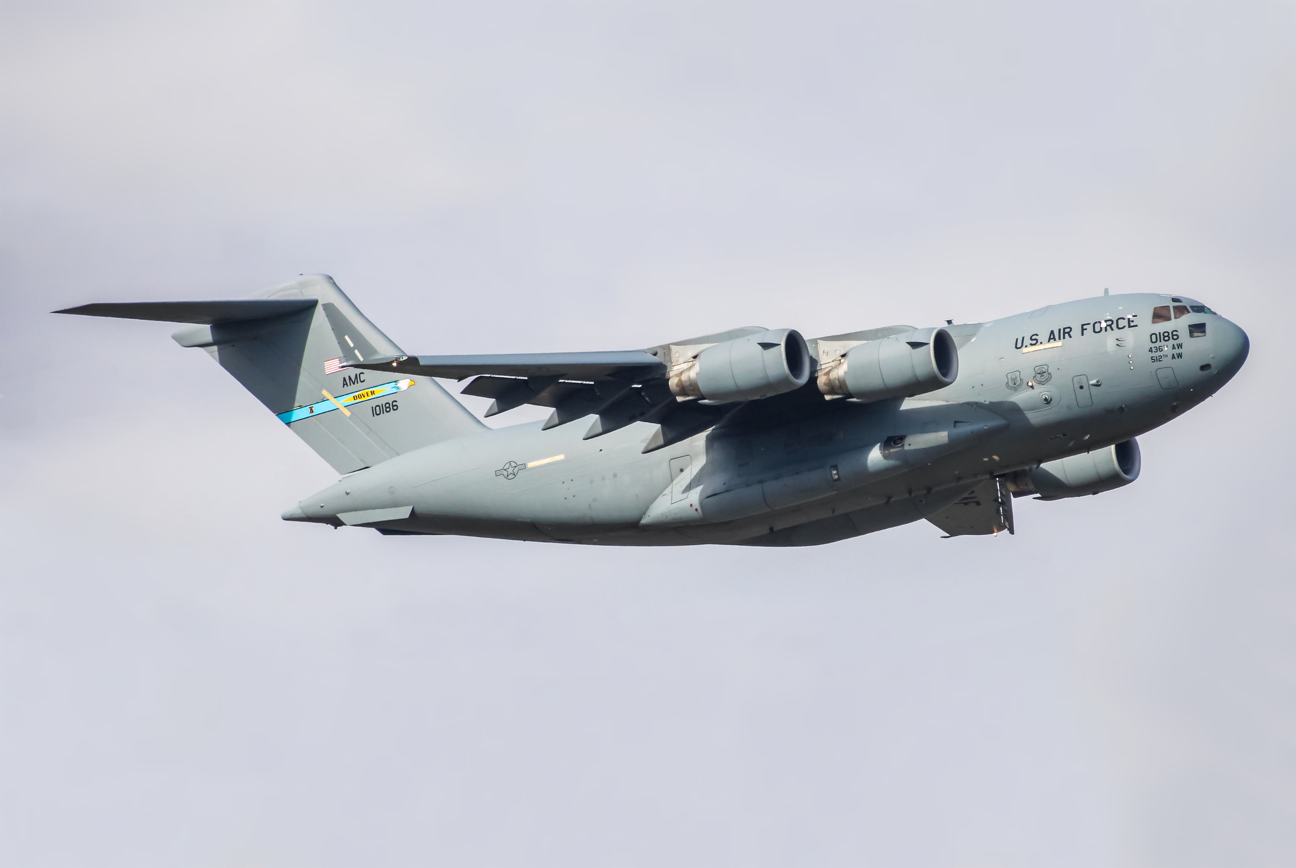 Full size: USAF - United States Air Force Boeing C-17 Globemaster III 01-0186 at Joint Base Andrews