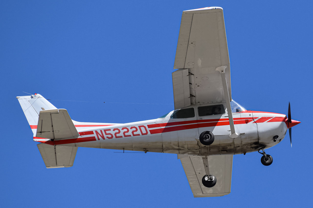 Full size: PRIVATE Cessna 172 N5222D at Vance Brand Airport