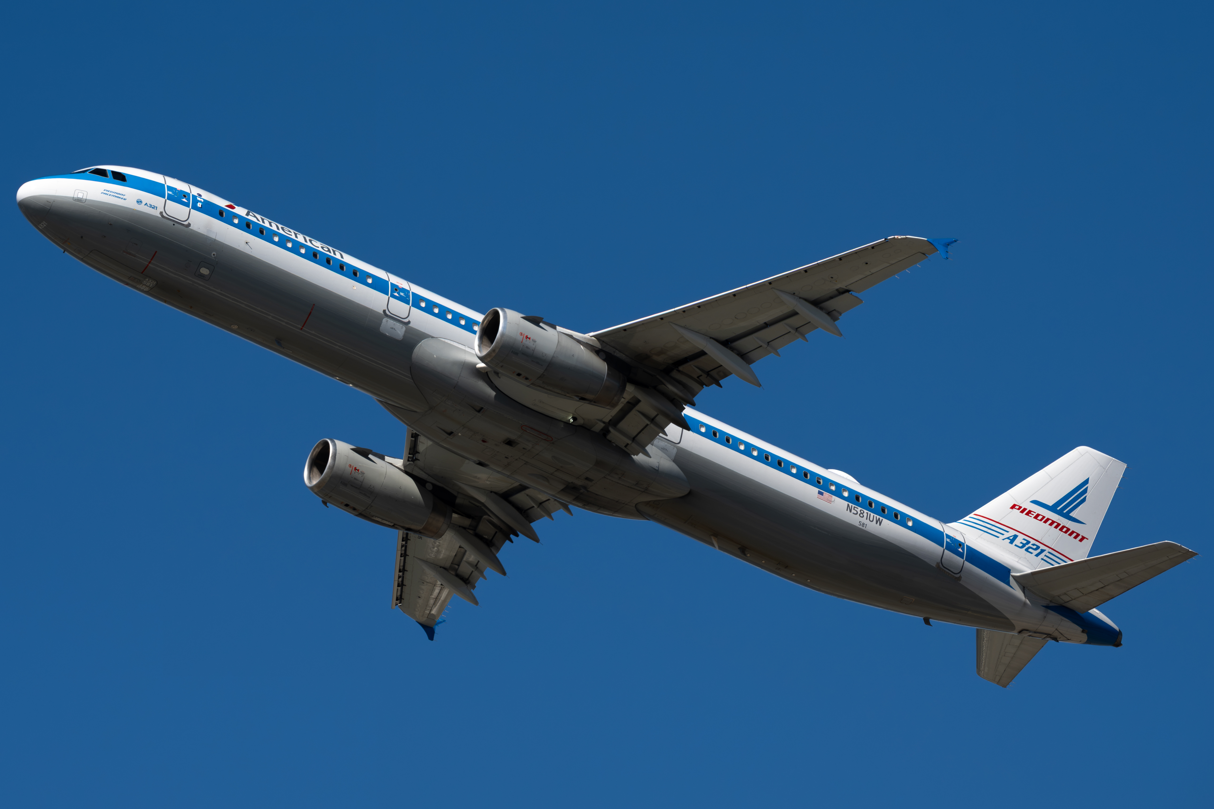 Full size: American Airlines Airbus A321-200 N581UW at San Francisco International Airport