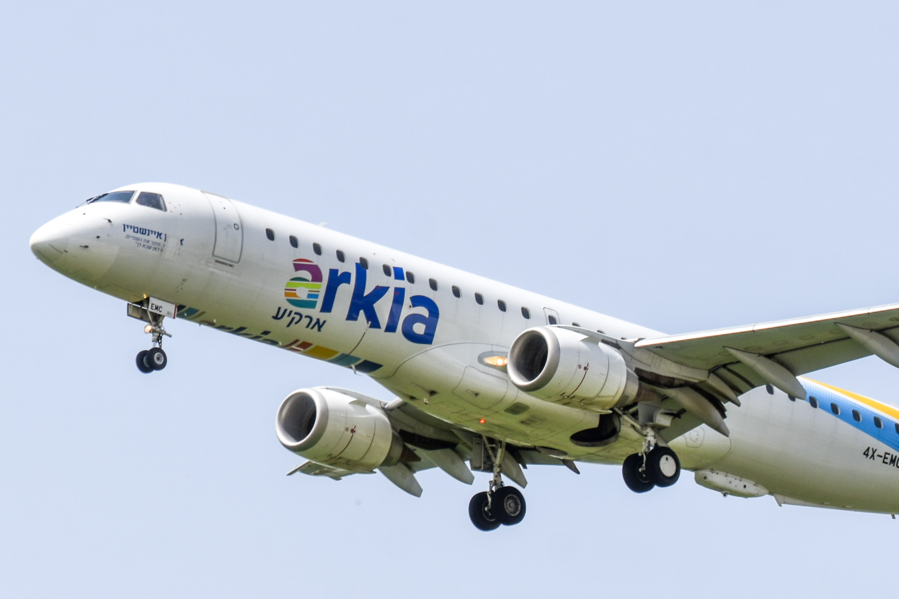 Full size: Arkia Embraer E195AR 4X-EMC at Tel Aviv-Ben Gurion Airport