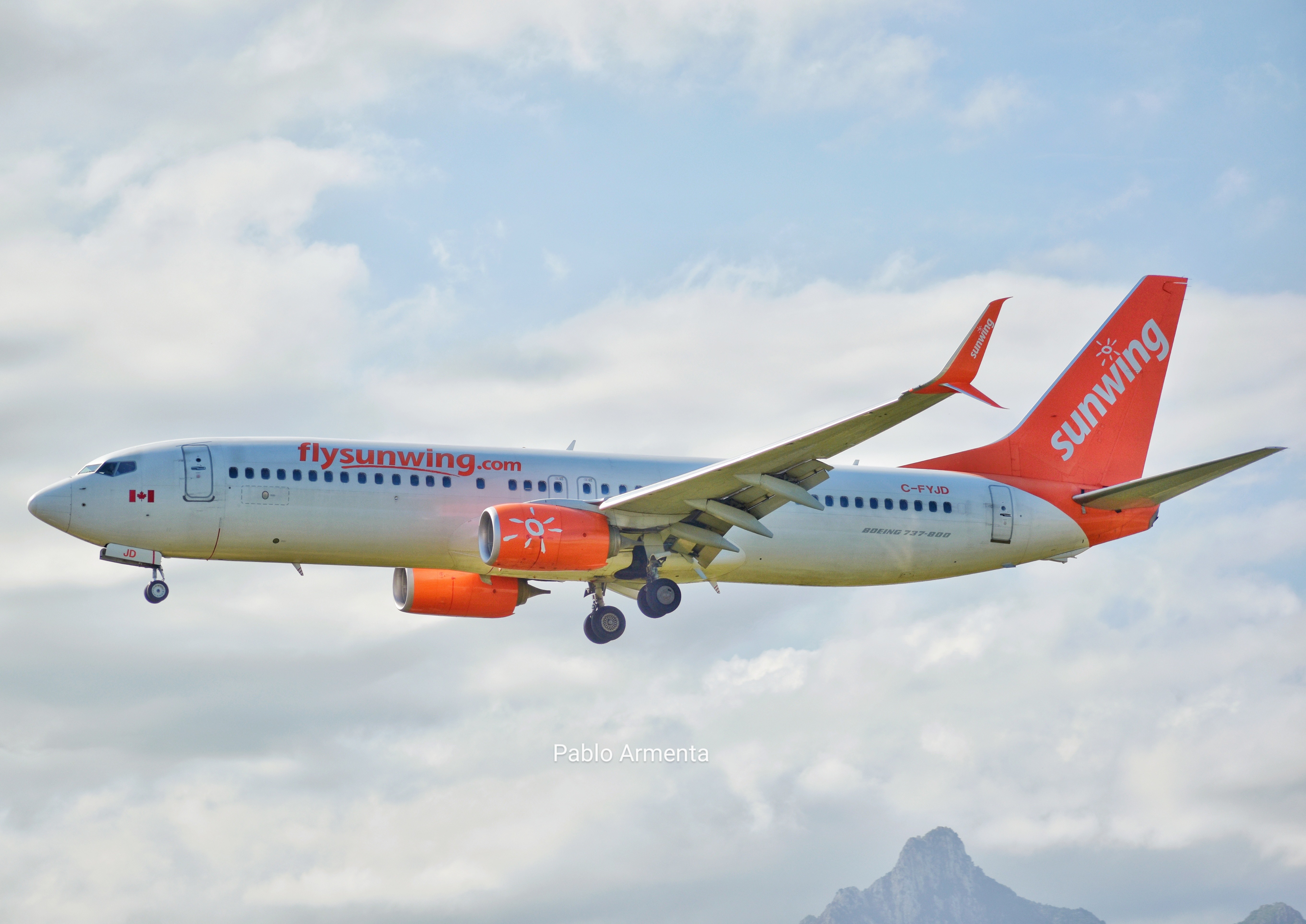 Full size: Sunwing Airlines Boeing 737-800 C-FYJD at San Jose del Cabo Los Cabos International Airport