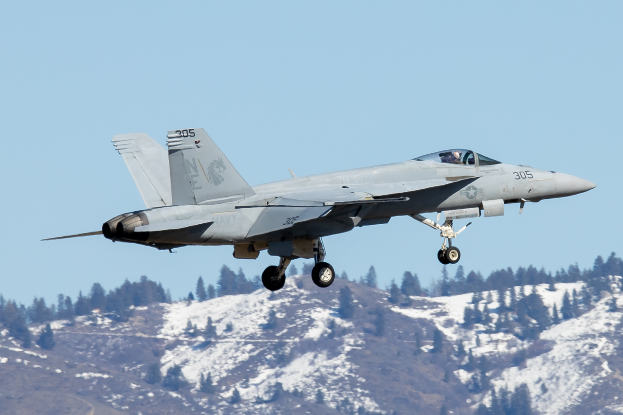Full size: USN- United States Navy Boeing F/A-18E/F Super Hornet 169739 at Boise Air Terminal/Gowen Field