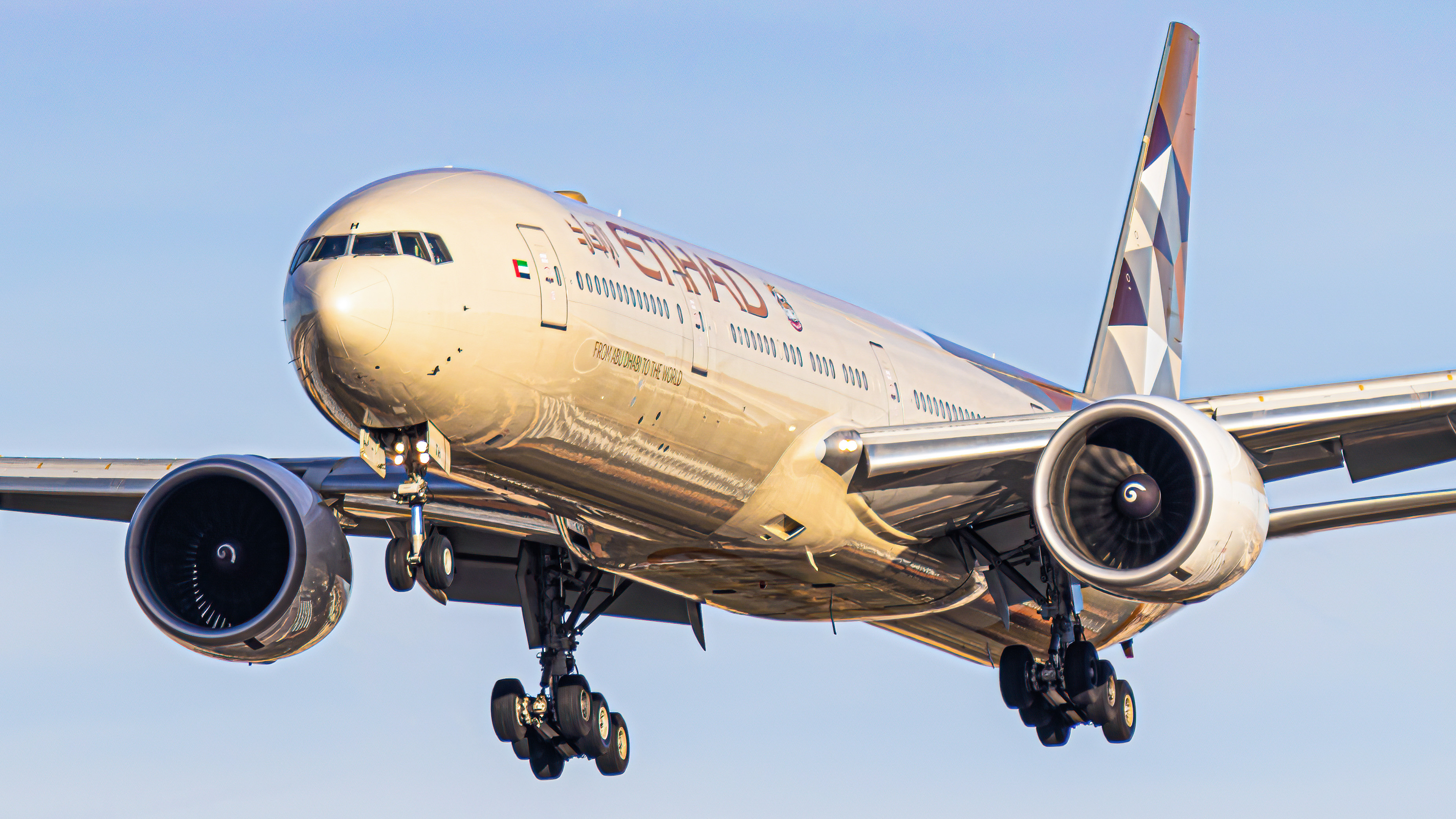 Full size: Etihad Airways Boeing 777-300ER A6-ETH at Harry Reid International Airport