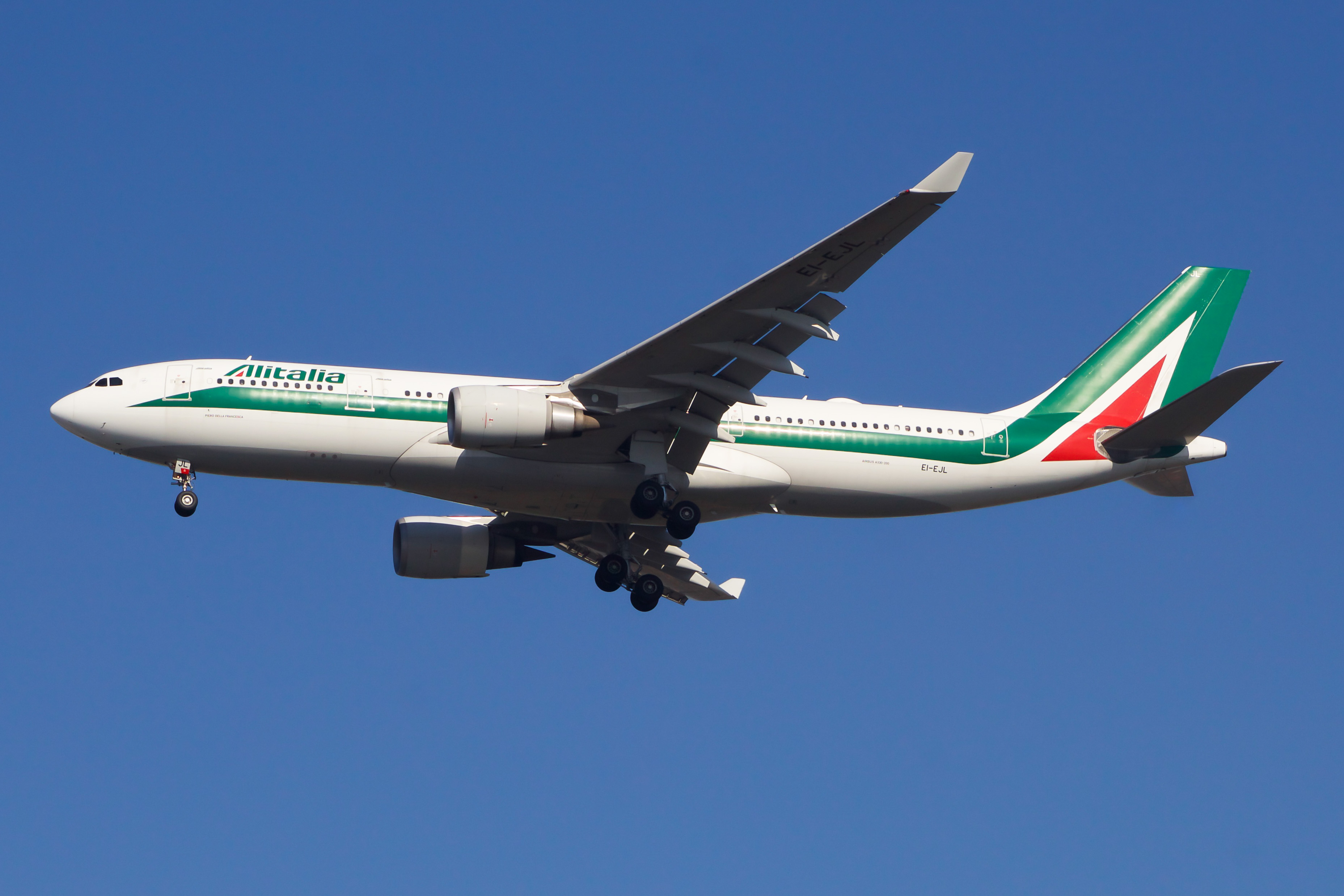Full size: Alitalia Airbus A330-200 EI-EJL at John F. Kennedy International Airport
