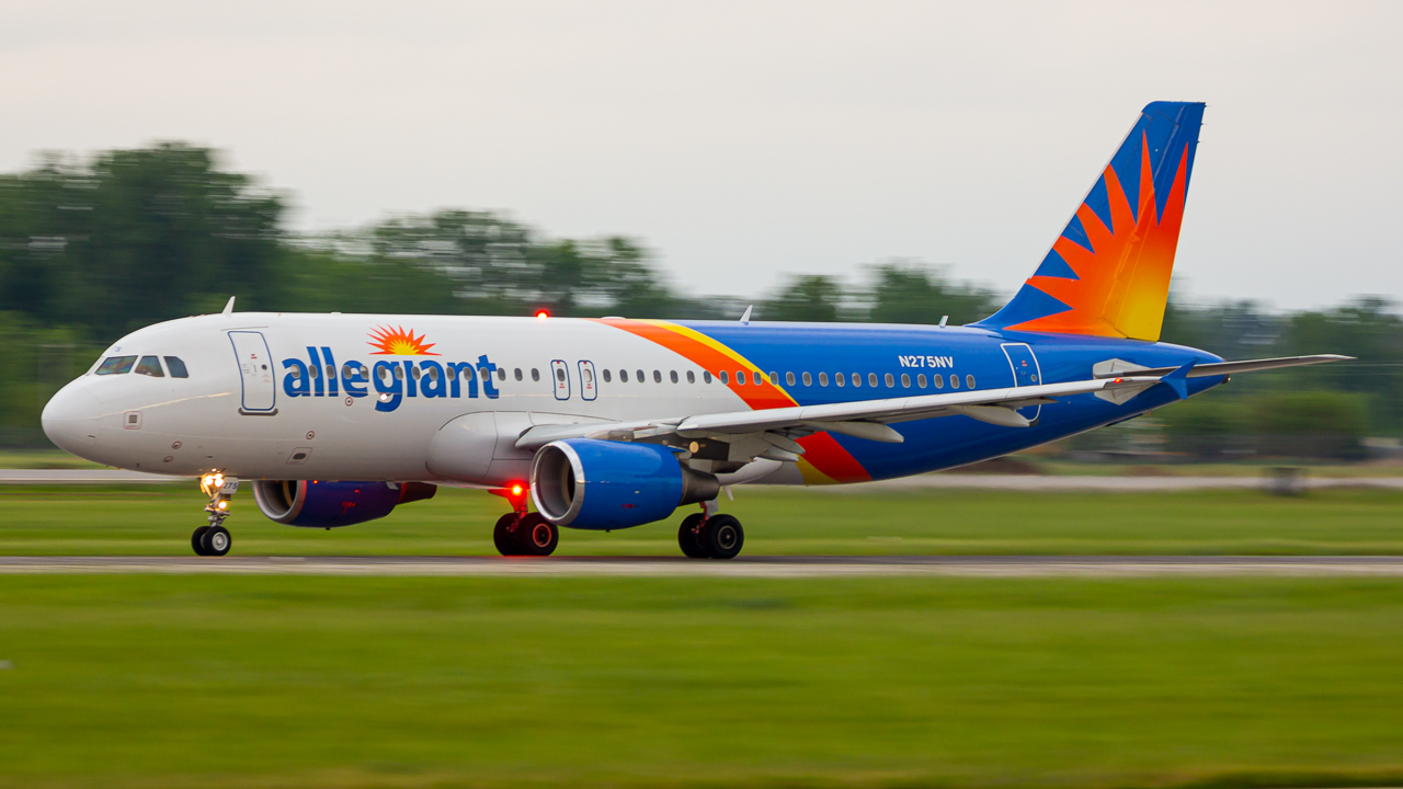 Full size: Allegiant Air Airbus A320 N275NV at Rickenbacker International Airport
