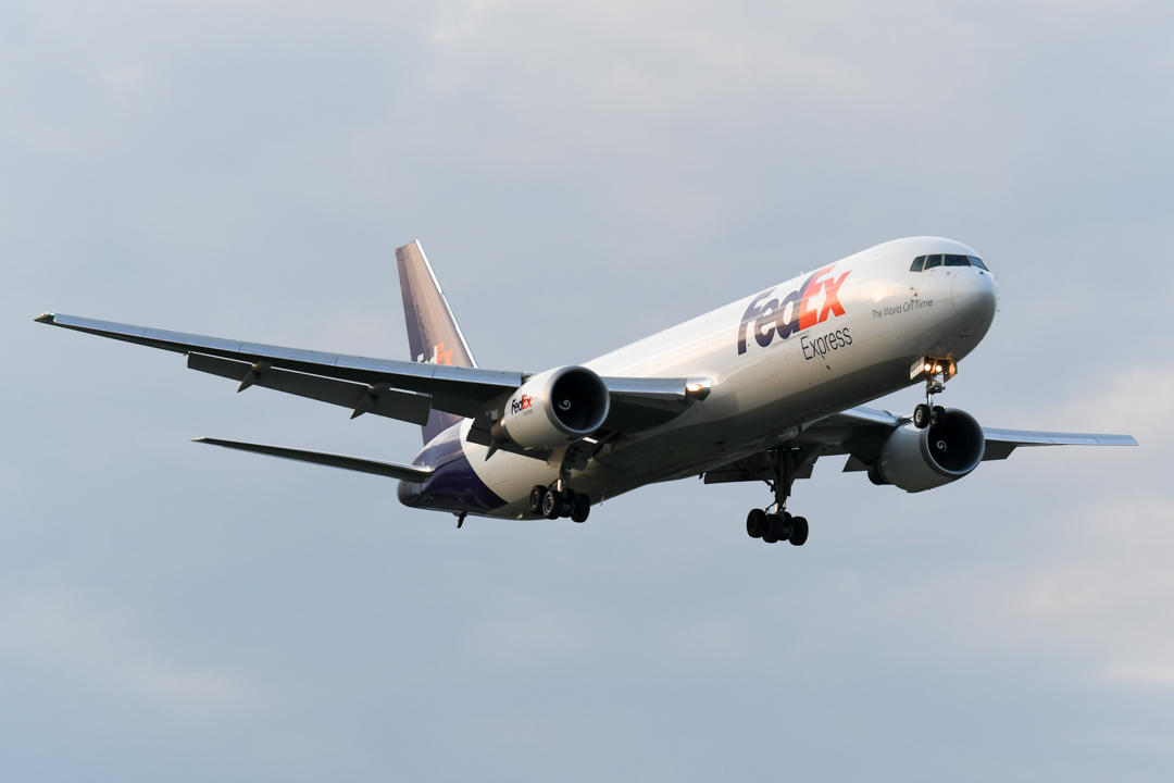 Full size: FedEx Boeing 767-300F N181FE at Manchester Airport
