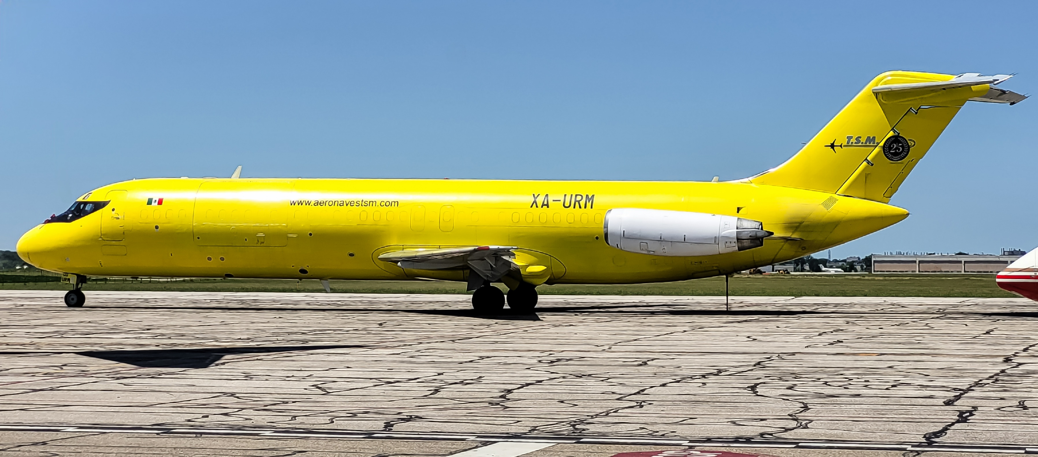 Full size: Aeronaves TSM McDonnell Douglas DC-9-32F  XA-URM at Willow Run Airport