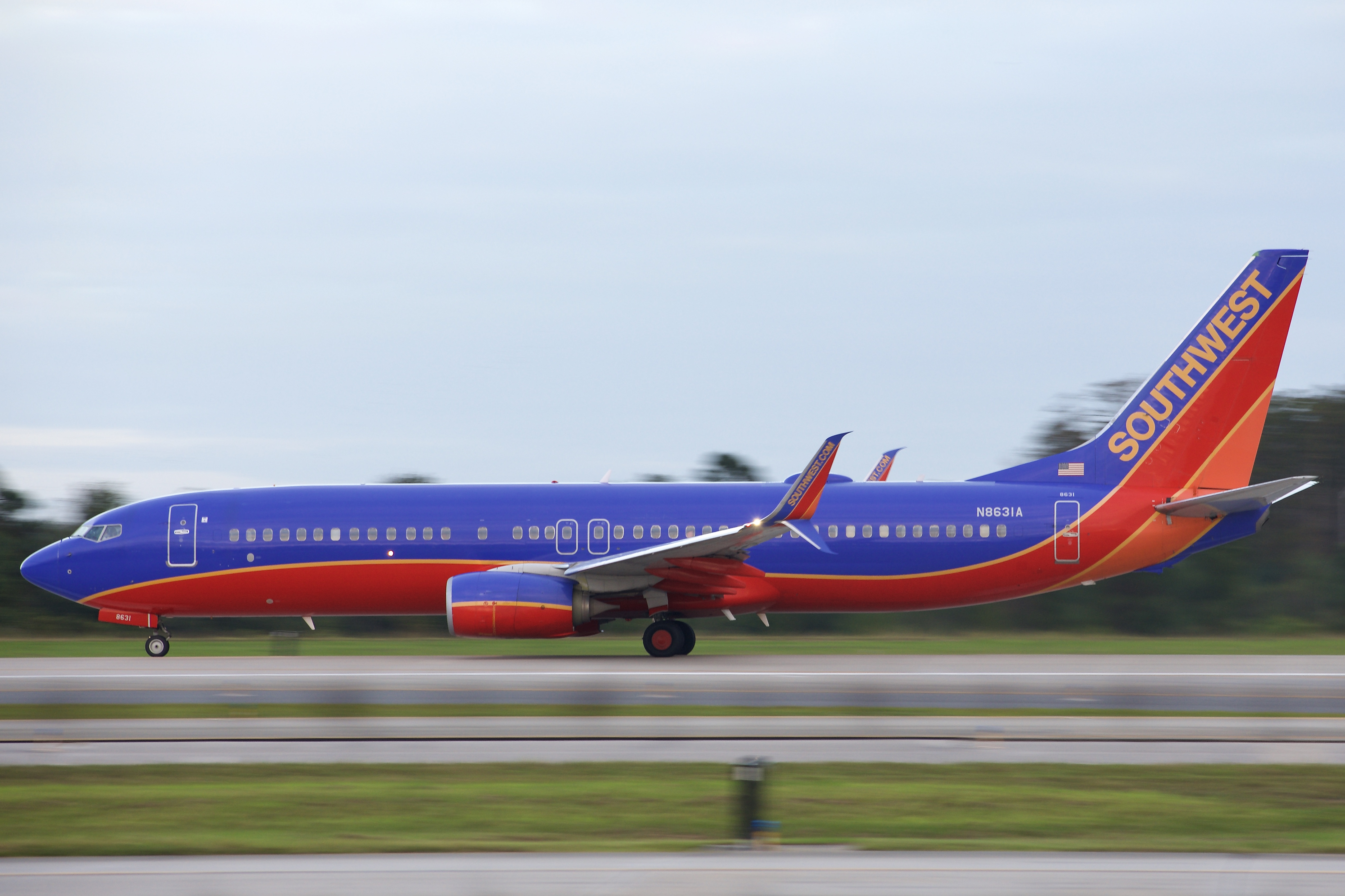 Full size: Southwest Airlines Boeing 737-800 N8631A at Orlando International Airport