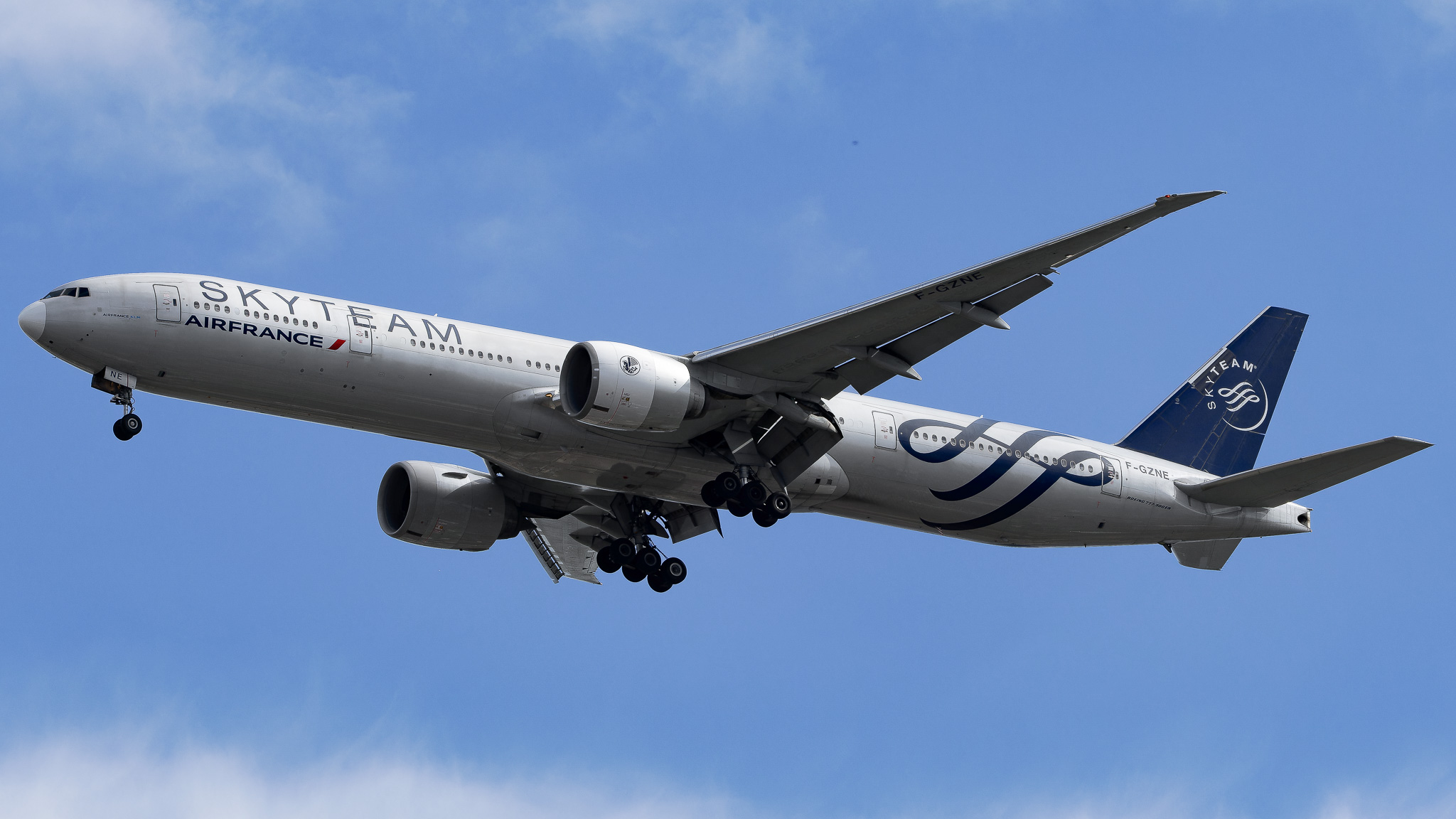 Full size: Air France Boeing 777-300ER F-GZNE at John F. Kennedy International Airport