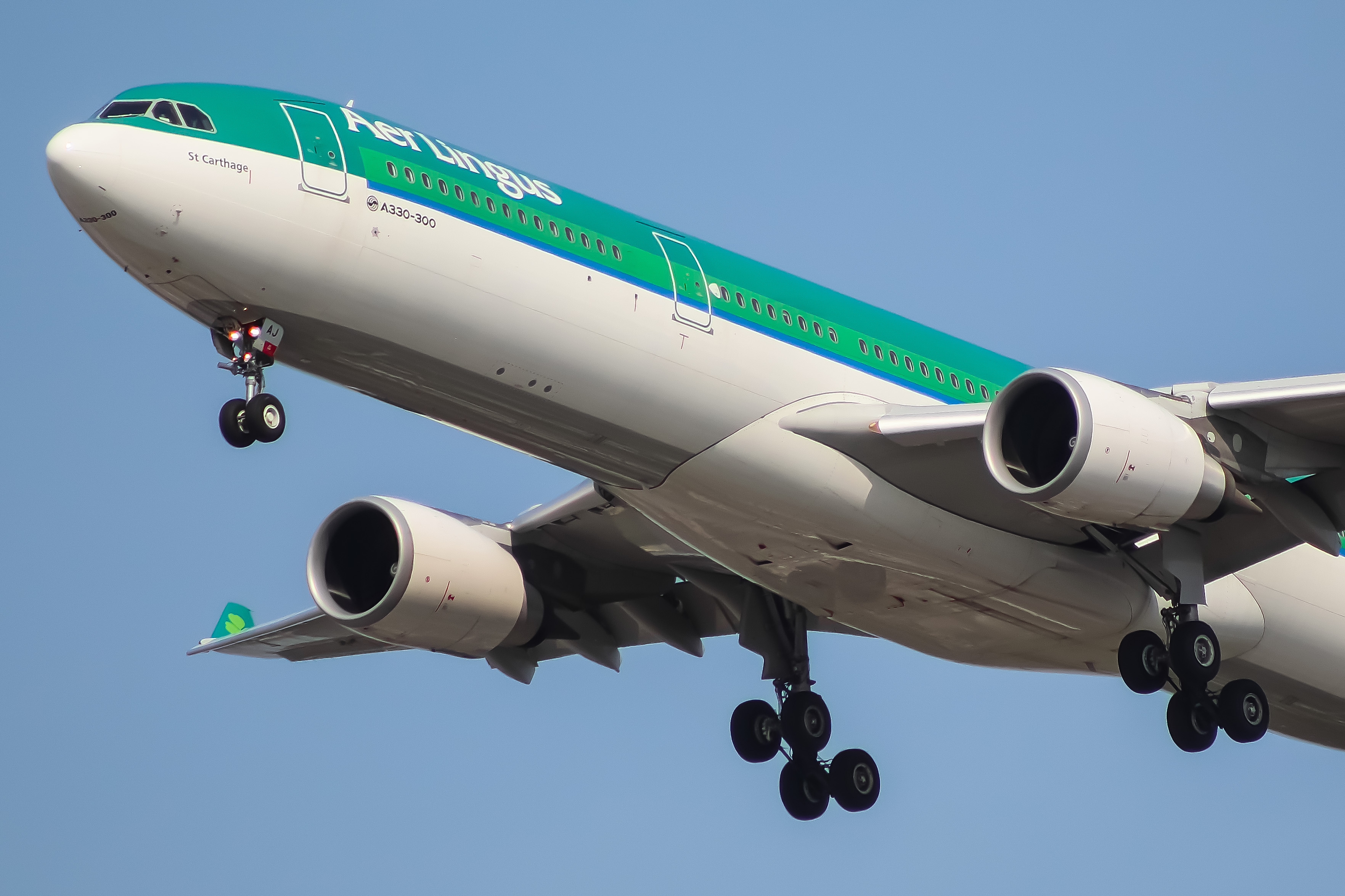 Full size: Aer Lingus Airbus A330-300 EI-GAJ at Chicago O'Hare International Airport