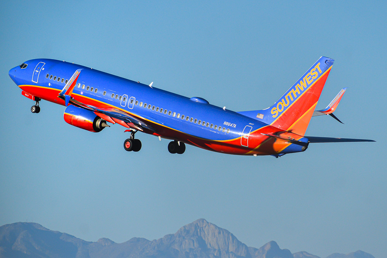 Full size: Southwest Airlines Boeing 737-800 N8647A at Tucson International Airport