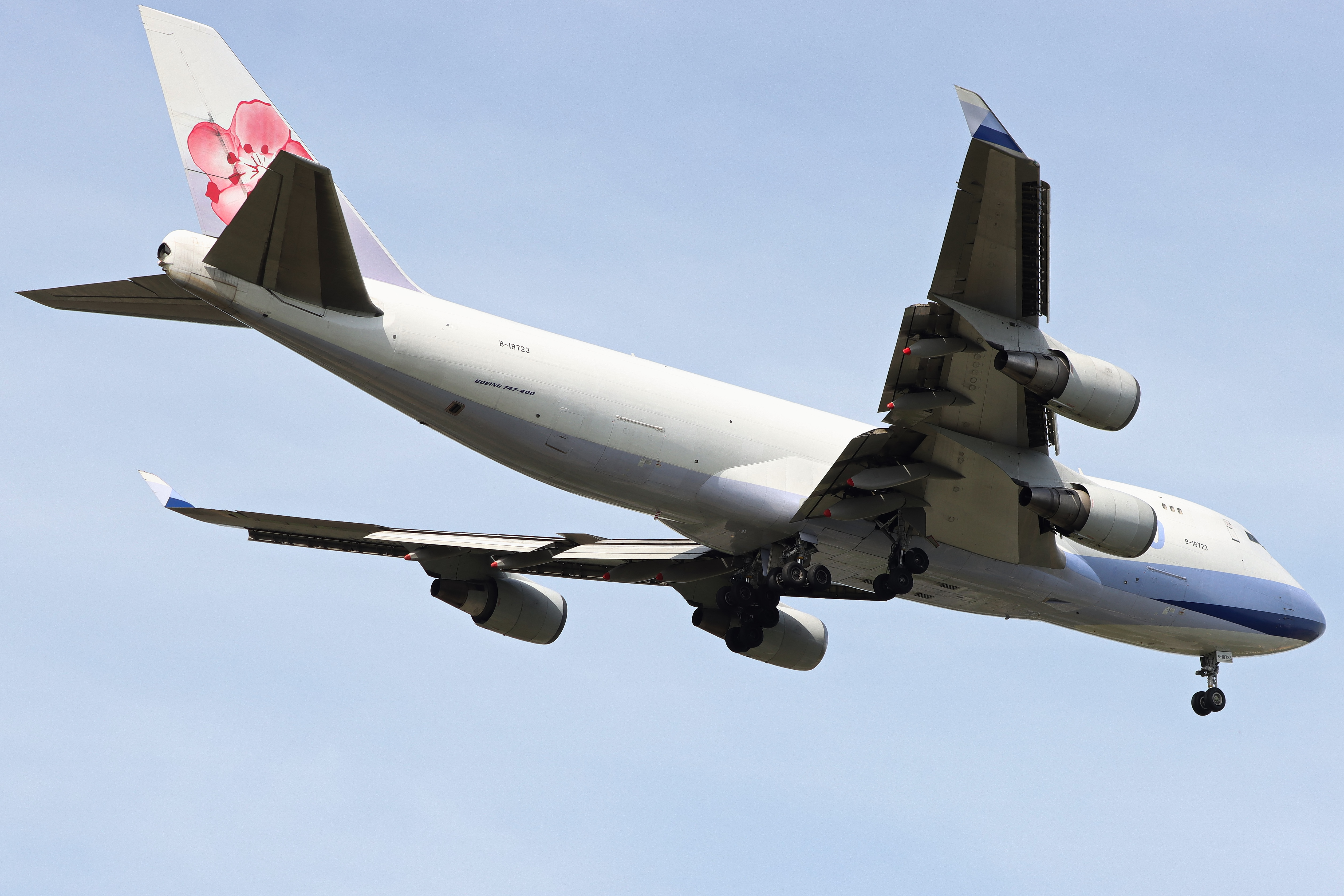 Full size: China Airlines Cargo Boeing 747-400F B-18723 at Luxembourg Findel Airport