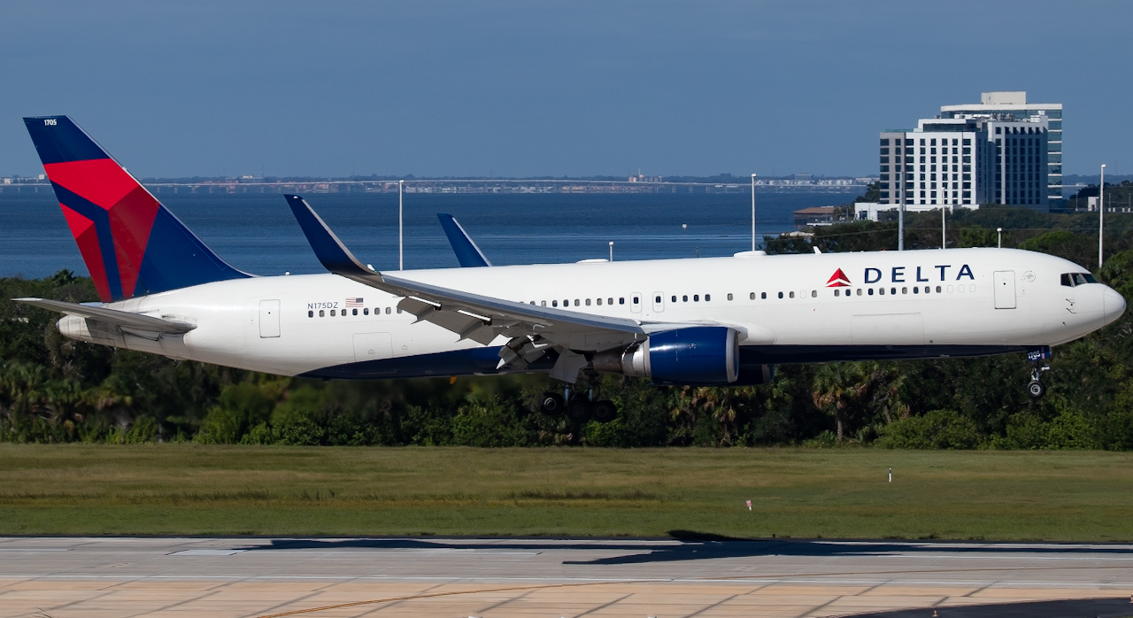 Full size: Delta Airlines Boeing 767-300ER N175DZ at Tampa International Airport