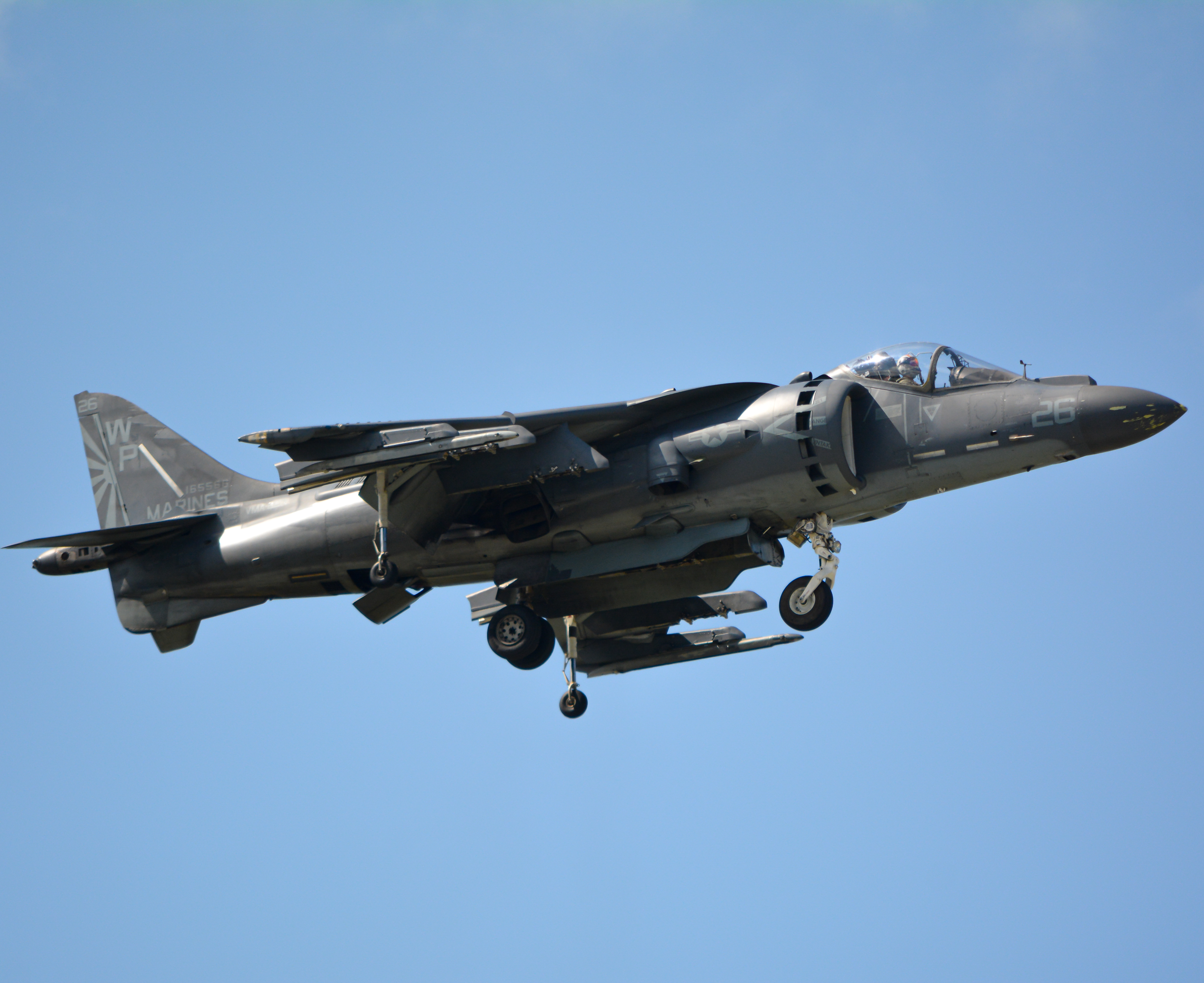 Full size: USMC - United States Marine Corp McDonnell Douglas AV-8B Harrier II 165566 at Cleveland Burke Lakefront Airport