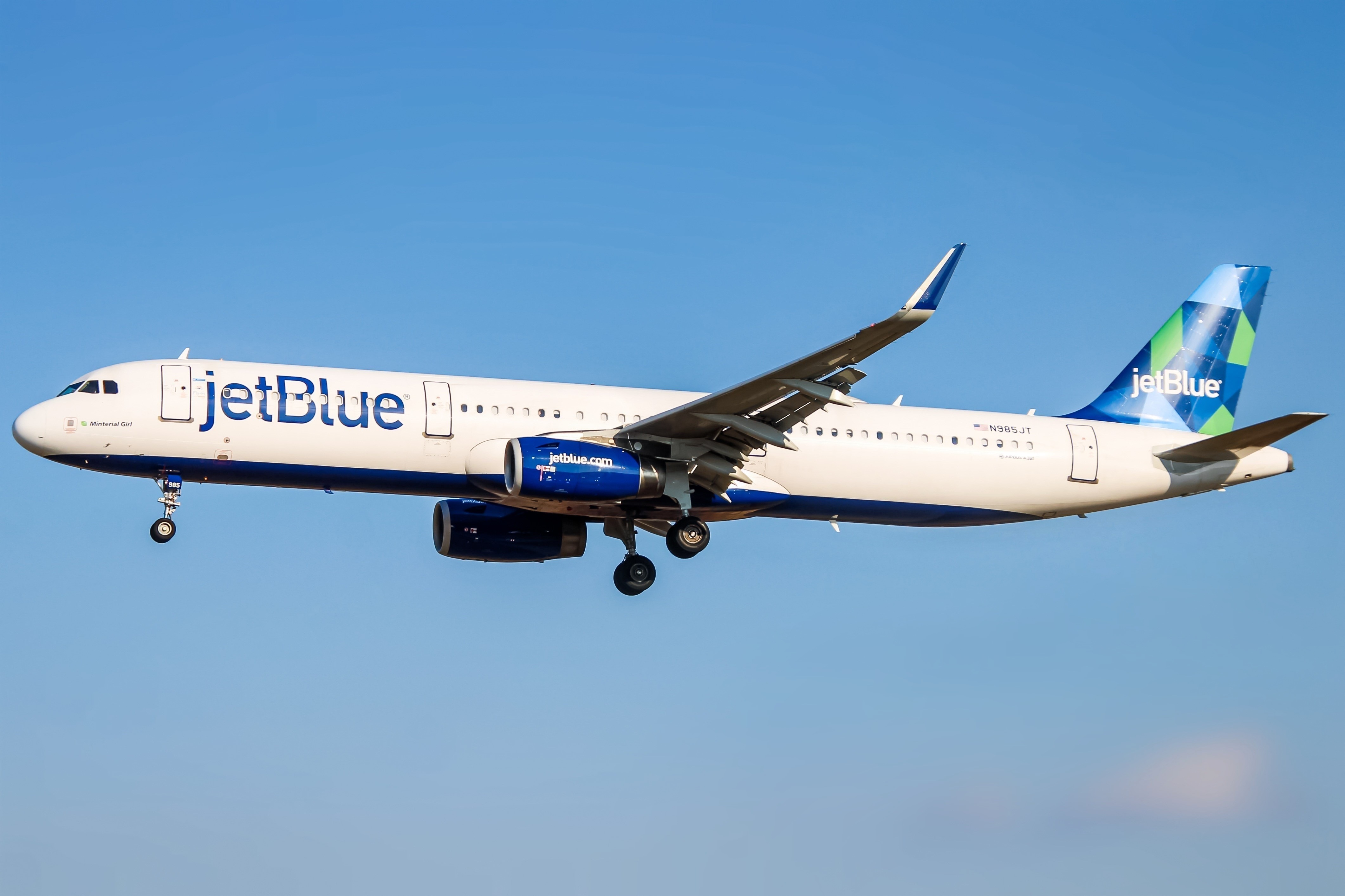 Full size: JetBlue Airways Airbus A321-200 N985JT at Baltimore/Washington International Thurgood Marshall Airport
