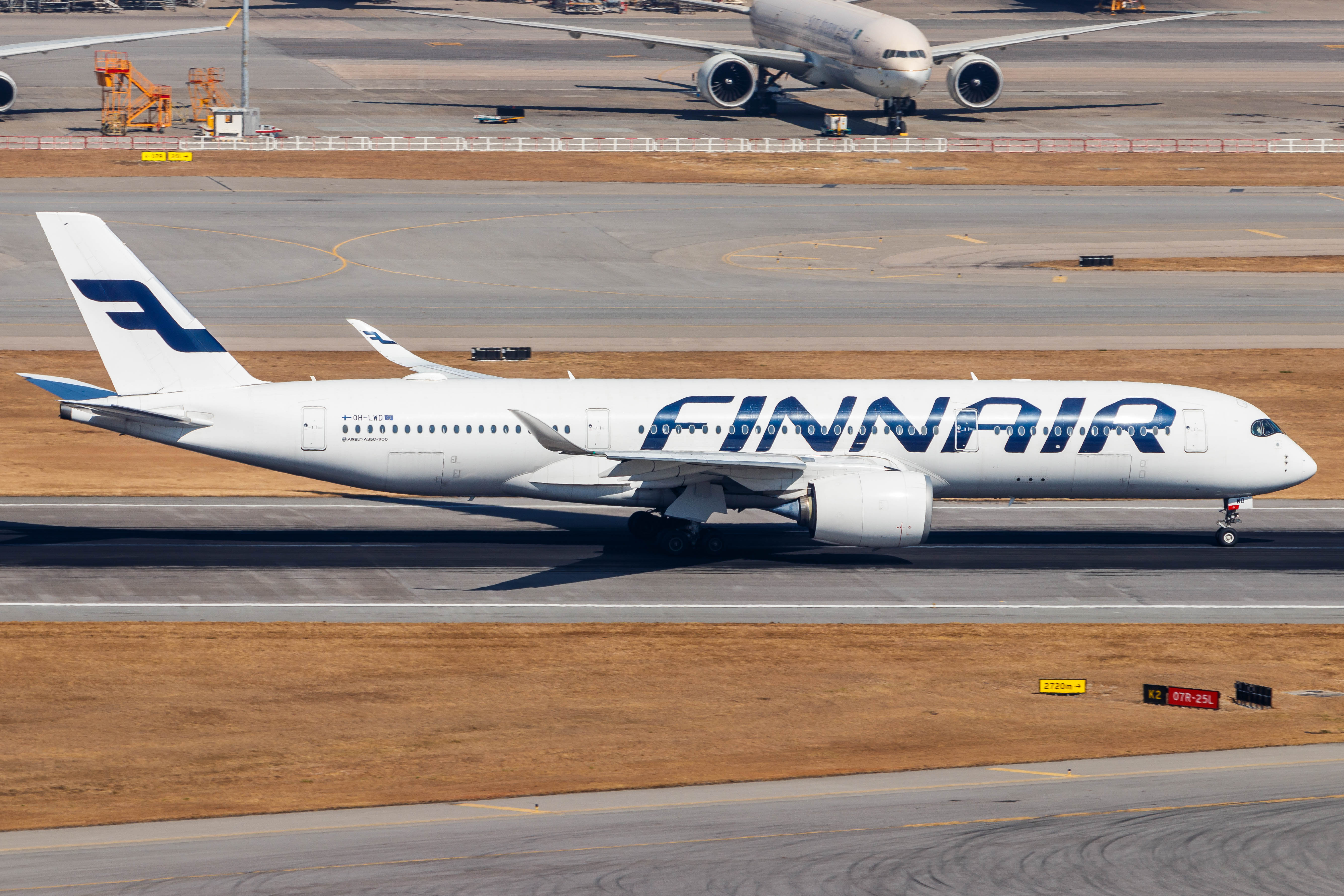 Full size: Finnair Airbus A350-900 OH-LWD at Hong Kong International Airport