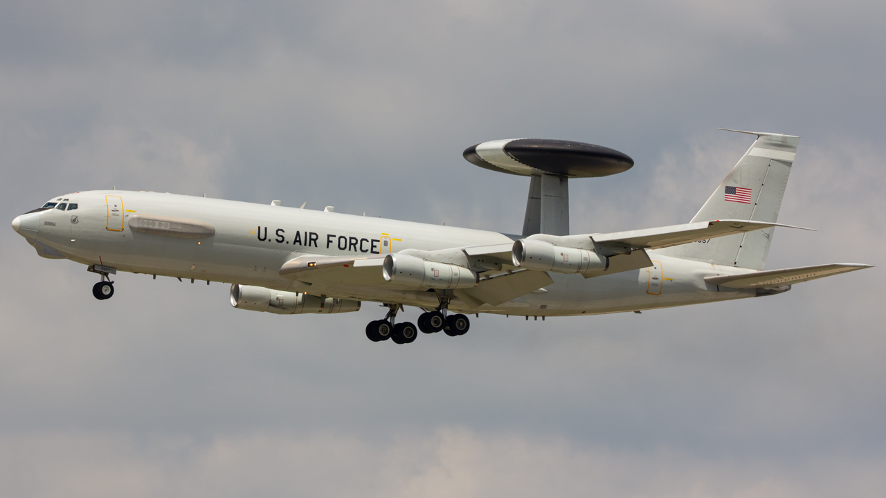 Full size: USAF - United States Air Force Boeing E-3 Sentry 75-0557 at James M Cox Dayton International Airport